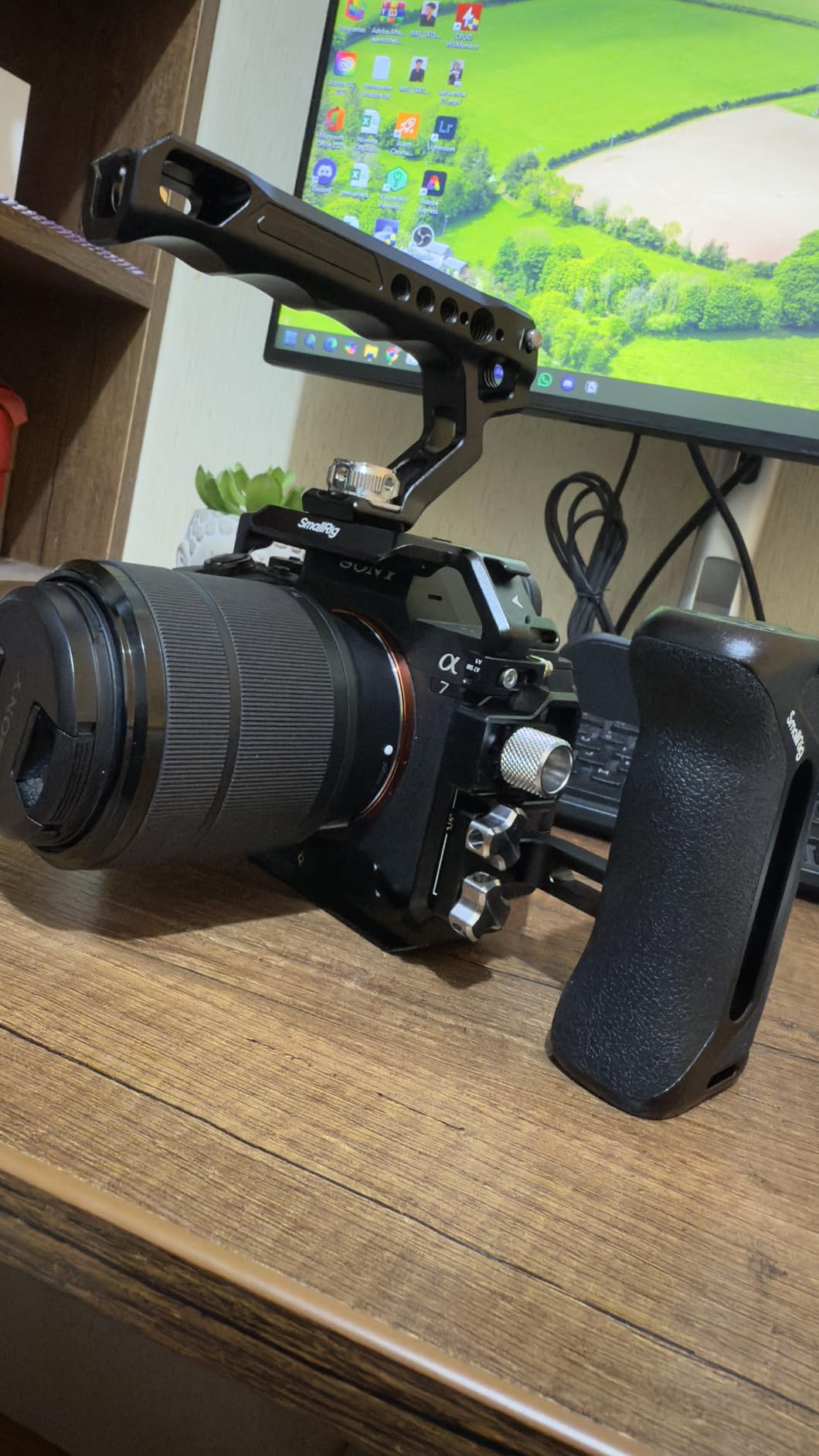 SmallRig HawkLock Quick Release Cage Kit for Sony Alpha 7R V/Alpha 7 IV/Alpha 7S III/Alpha 1/Alpha 7R IV/Alpha 7 V, Full Cage with Top & Side Handle, Cable Clamp (Upgraded Version) customer photo 2