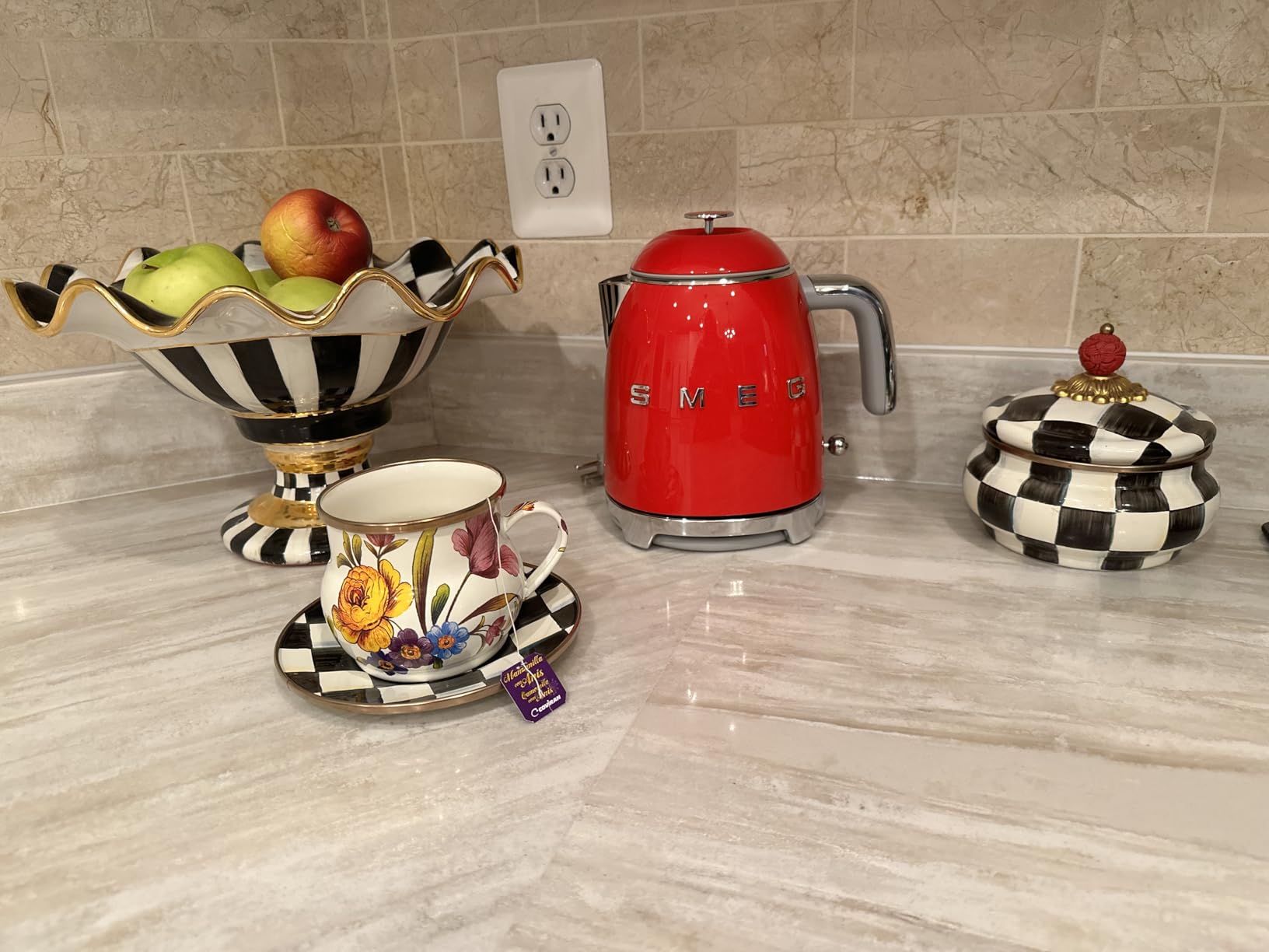 SMEG Mini 50's Retro Style 3 Cup Electric Kettle with Double Wall Anti Slip Base and Water Level Indicator (Pastel Green) customer photo 1