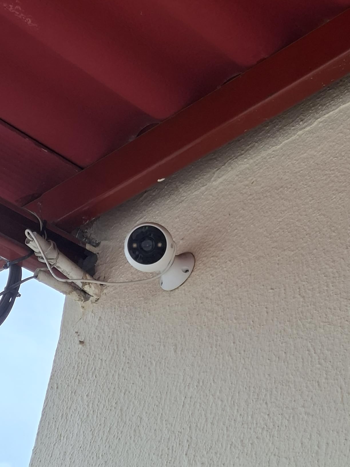 Kasa 2K+ Outdoor Wired Security Camera - Person/Motion Detection, 24/7 Recording, 2-Way Audio, Siren, Starlight Color Night Vision, Subscription-Free Local Storage or Optional Cloud, KC420WS customer photo 2