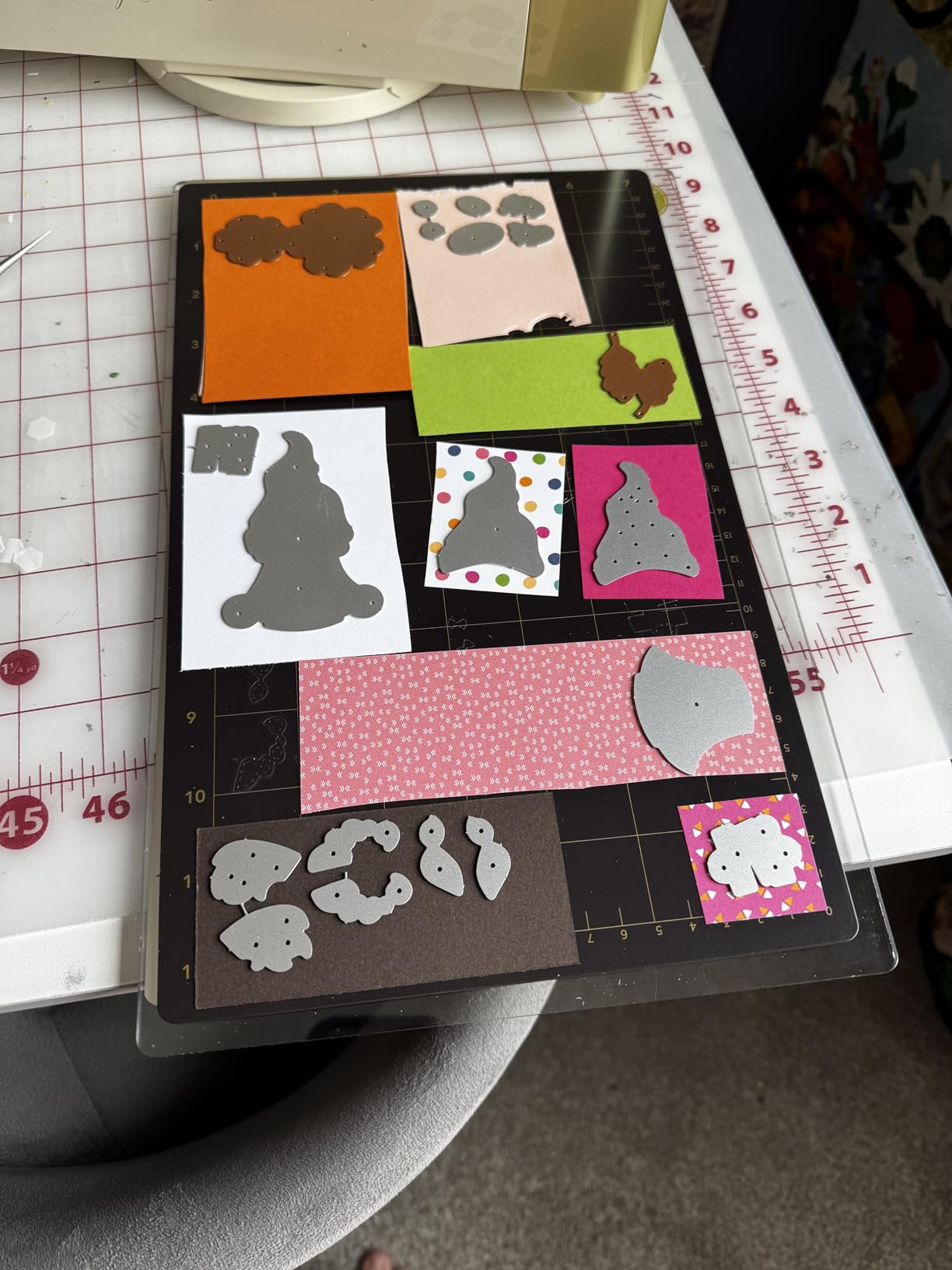 Anna Griffin Empress Machine - MINI Electric Die Cutting and Embossing Machine for Card Making, Scrapbooking Die-Cut Machines with Complete Plate System customer photo 2