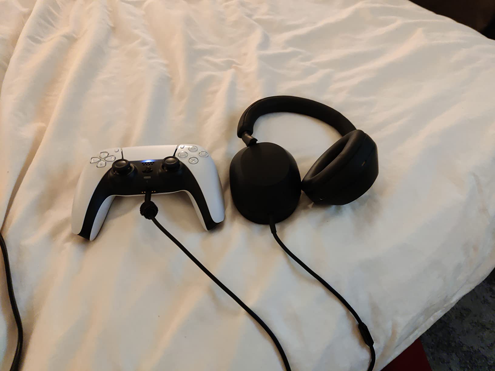 Sony WH-1000XM5 Premium Noise Canceling Wireless Headphones customer photo 1