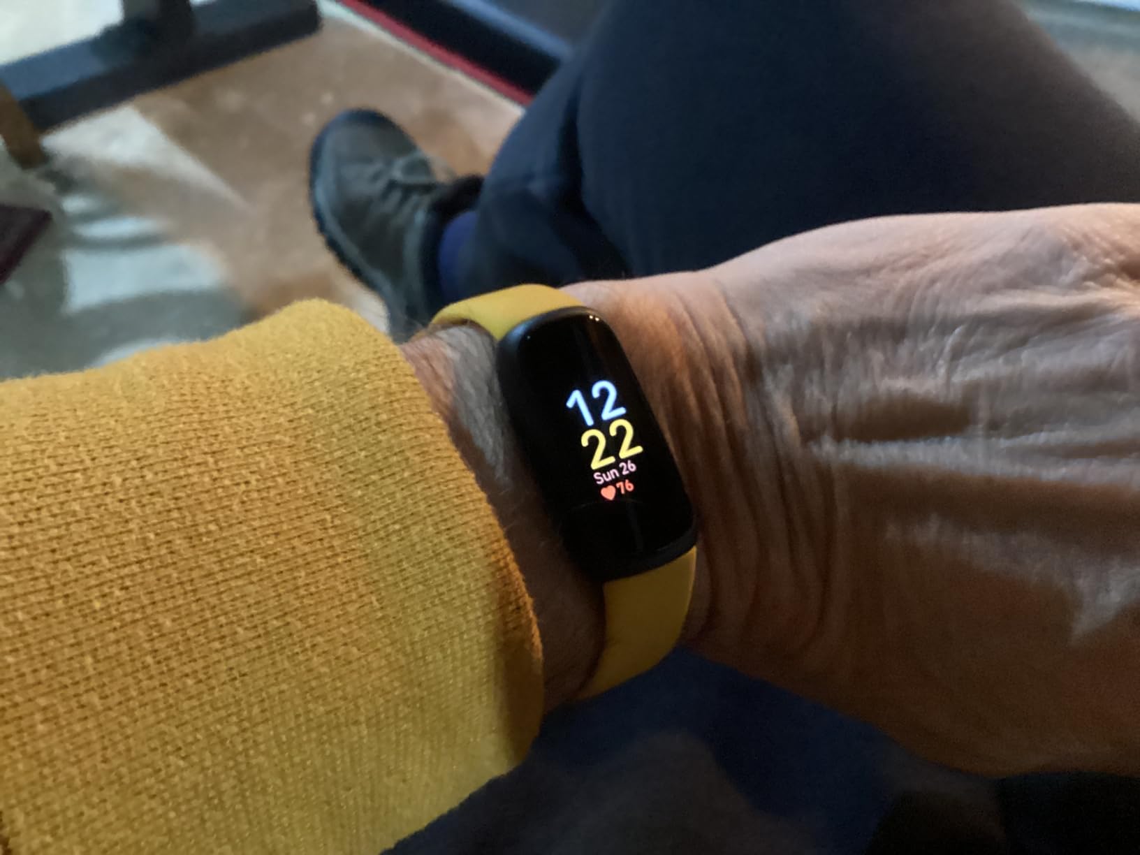Fitbit Inspire 3 Health & Fitness-Tracker with Stress Management, Workout Intensity, Sleep Tracking, 24/7 Heart Rate and more customer photo 1