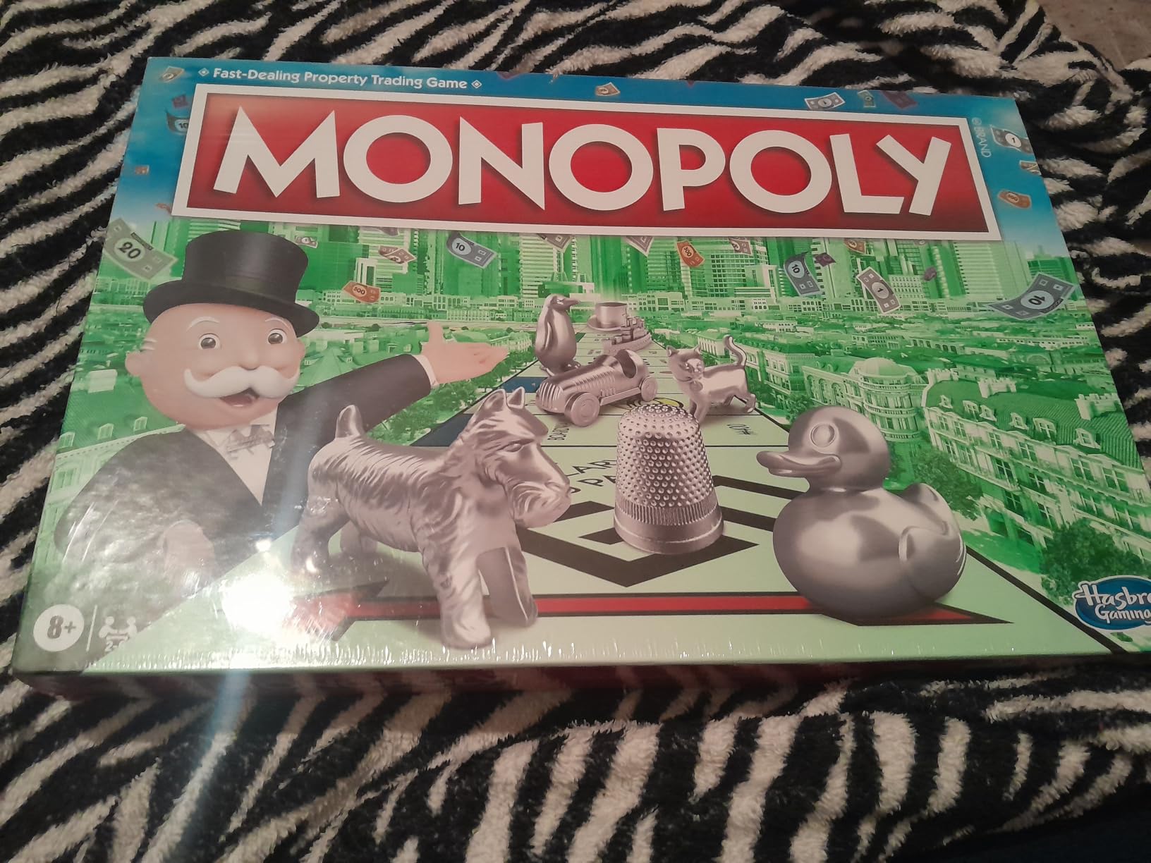 Monopoly Game, Family Board Games for 2 to 6 Players & Kids Ages 8 and Up, Includes 8 Tokens (Token Vote Edition) customer photo 2