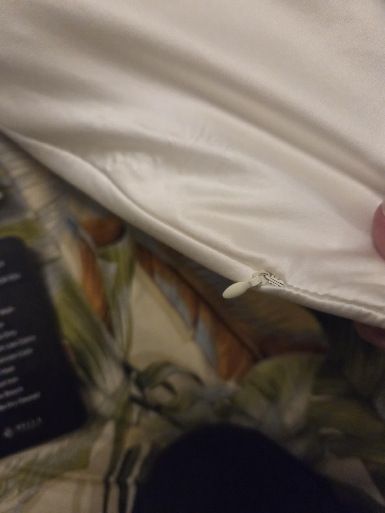 Bella Coterie Luxury Silk Pillowcase for Hair and Skin | 30 Momme | 100% Pure 6A Mulberry Silk | Super Soft | Perfectly Plush [King, White] customer photo 1