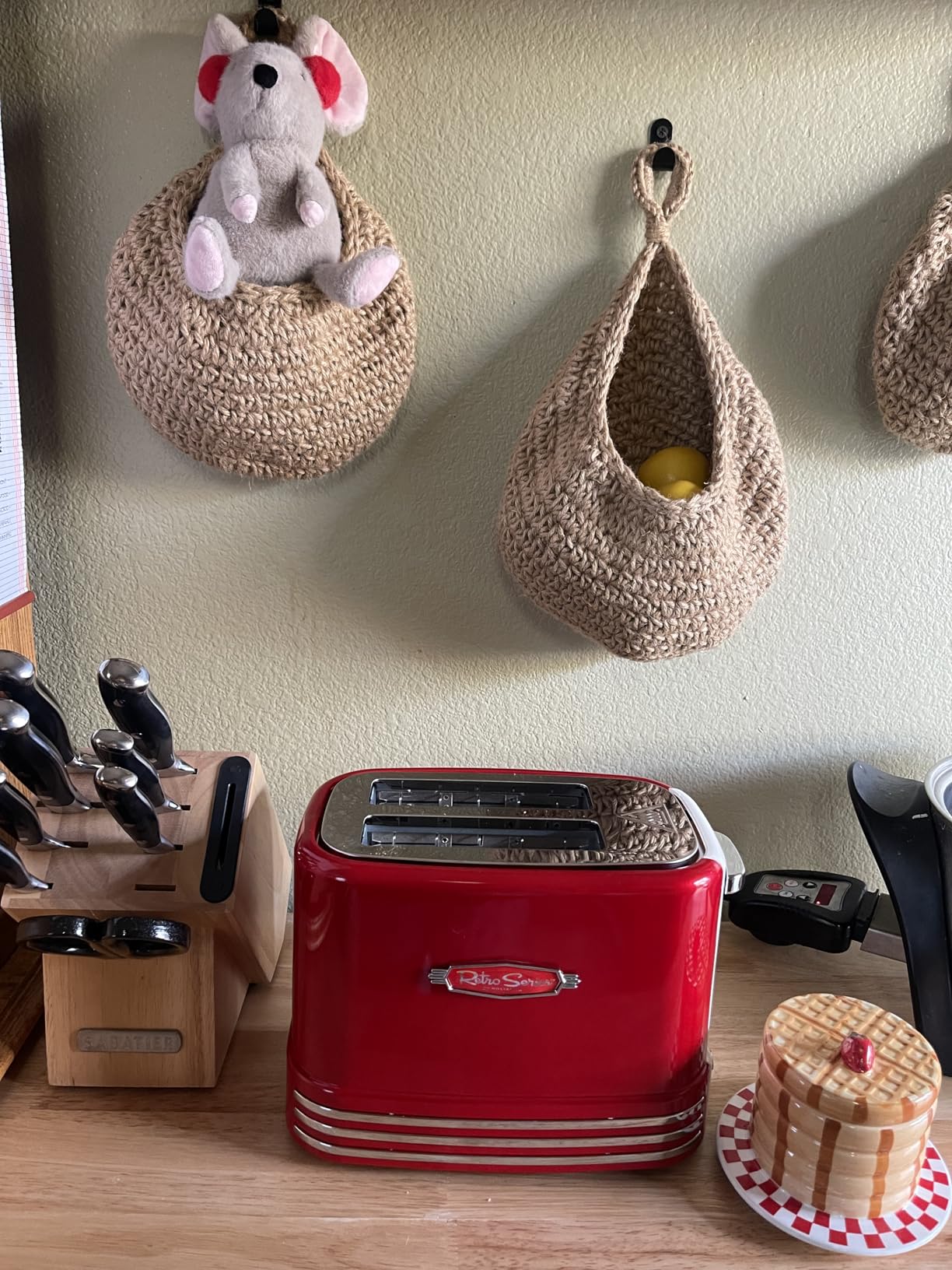 Nostalgia Retro Wide 2-Slice Toaster, Vintage Design With Crumb Tray, Cord Storage & 5 Toasting Levels, Pink customer photo 2