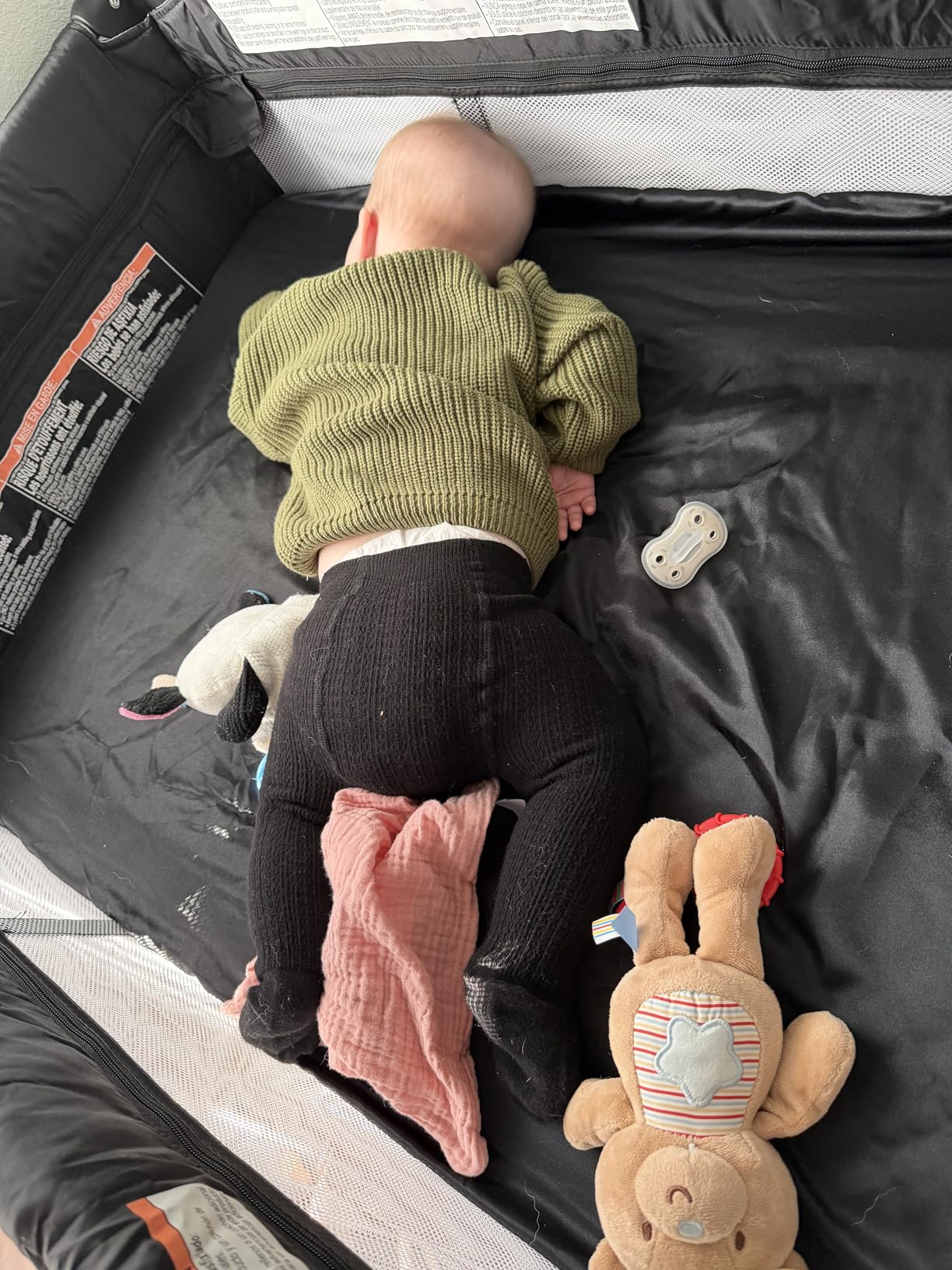 Dream On Me Zazzy Portable Playard with Bassinet - 360° Mesh Visibility, Quick Folding Travel Friendly Design, Carry Bag and Foldable Mattress Pad Included, Compact and Lightweight - Gray customer photo 2