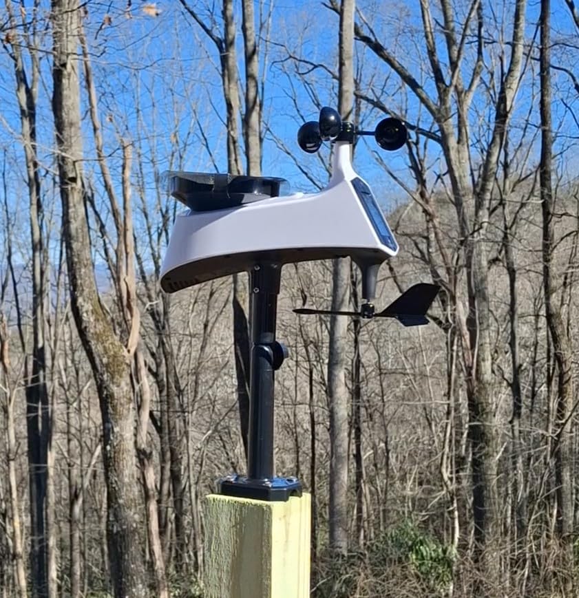 La Crosse Technology Professional Smart Wi-Fi Weather Station with Remote Monitoring (400 Foot Range) customer photo 1