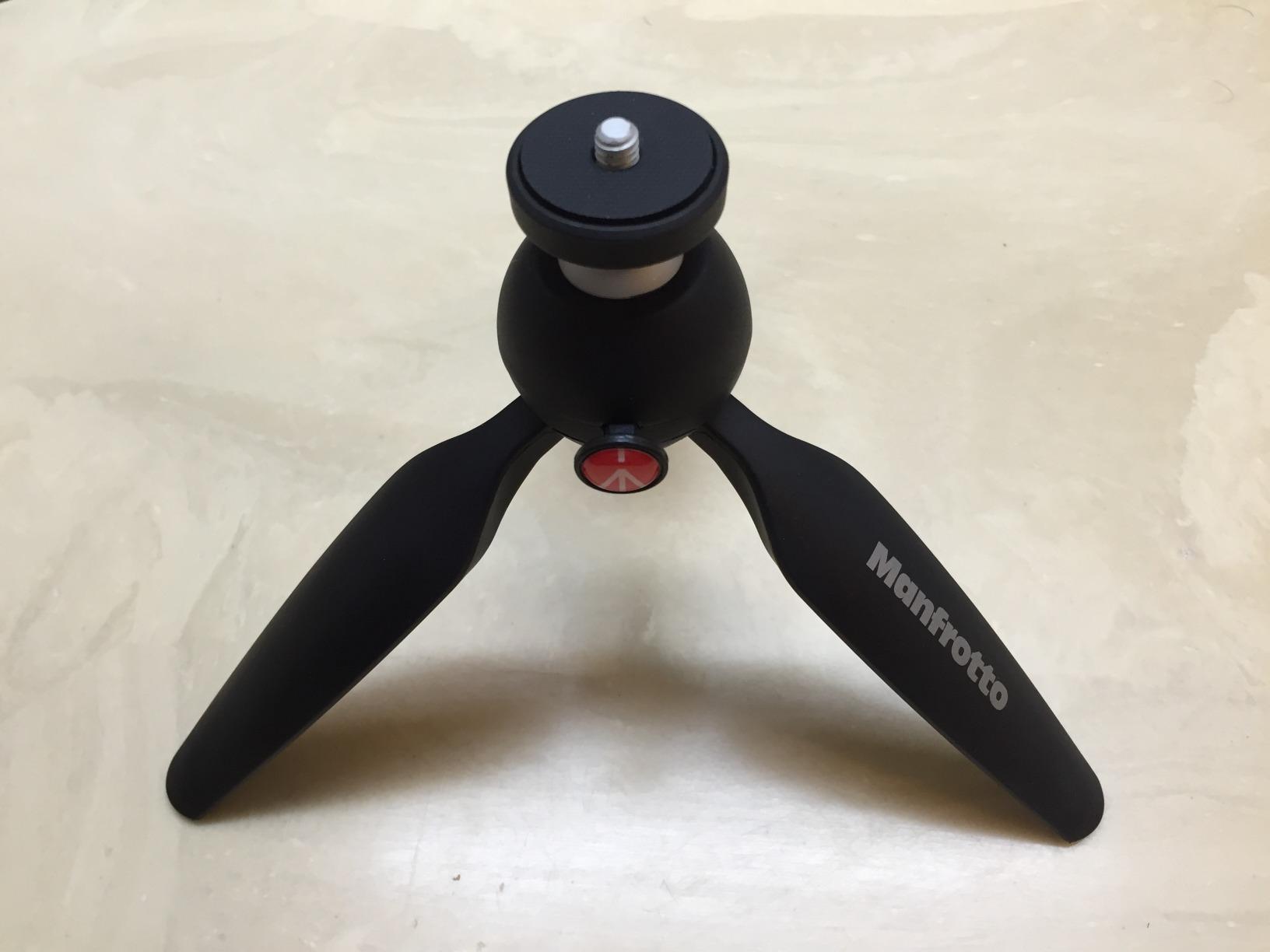 Manfrotto Mini Tripod with Universal Smartphone Clamp, Made in Italy, for iPhone with or Without Case, CSC, Vlogging, Videography, MKPIXICLMII-BK customer photo 2