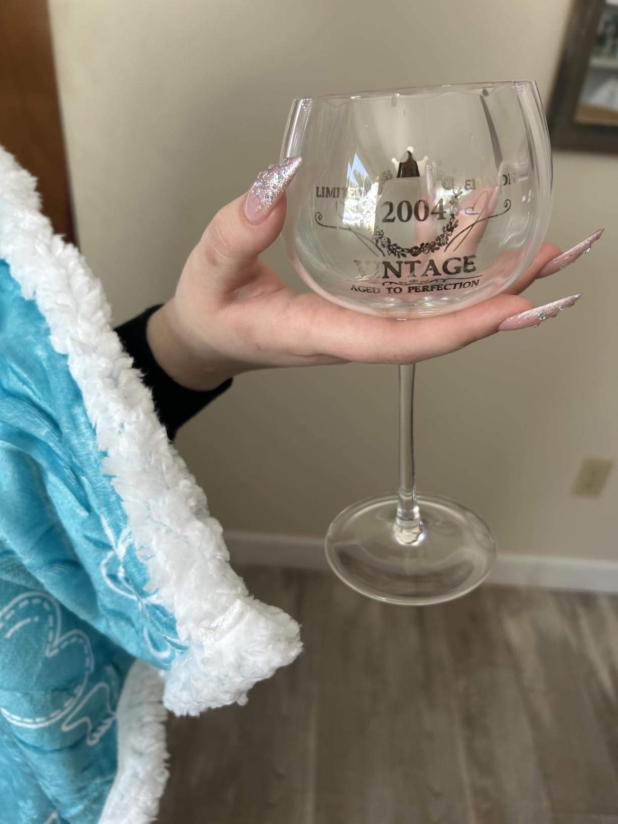 21ST Birthday Gifts for Her, Vintage 2005 Engraved 21st Wine Glass, 21 Year Old Birthday Decorations For Women, Funny 21 Bday Gifts Idea For Women, Friends, Daughter, Sister - Turning 21 Present customer photo 1