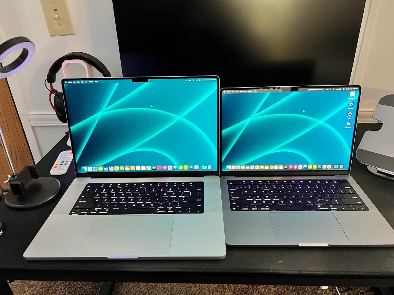 Apple 2023 MacBook Pro Laptop with Apple M2 Pro chip with 10-core CPU and 16-core GPU: 14.2-inch Liquid Retina XDR Display, 16GB Unified Memory, 512GB SSD Storage. Works with iPhone/iPad; Silver customer photo 2