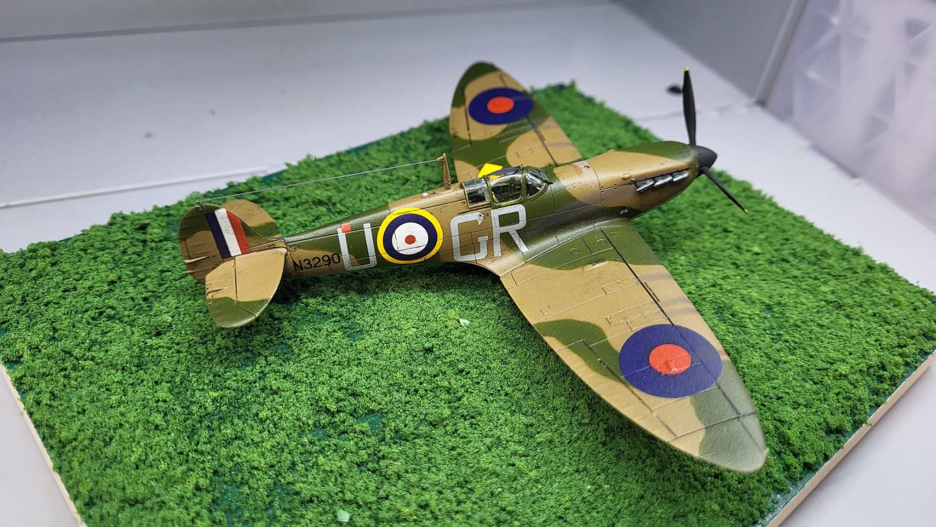Model Airplane Kit Gift Set - A02108A Supermarine Spitfire Mk.Vc customer photo 1