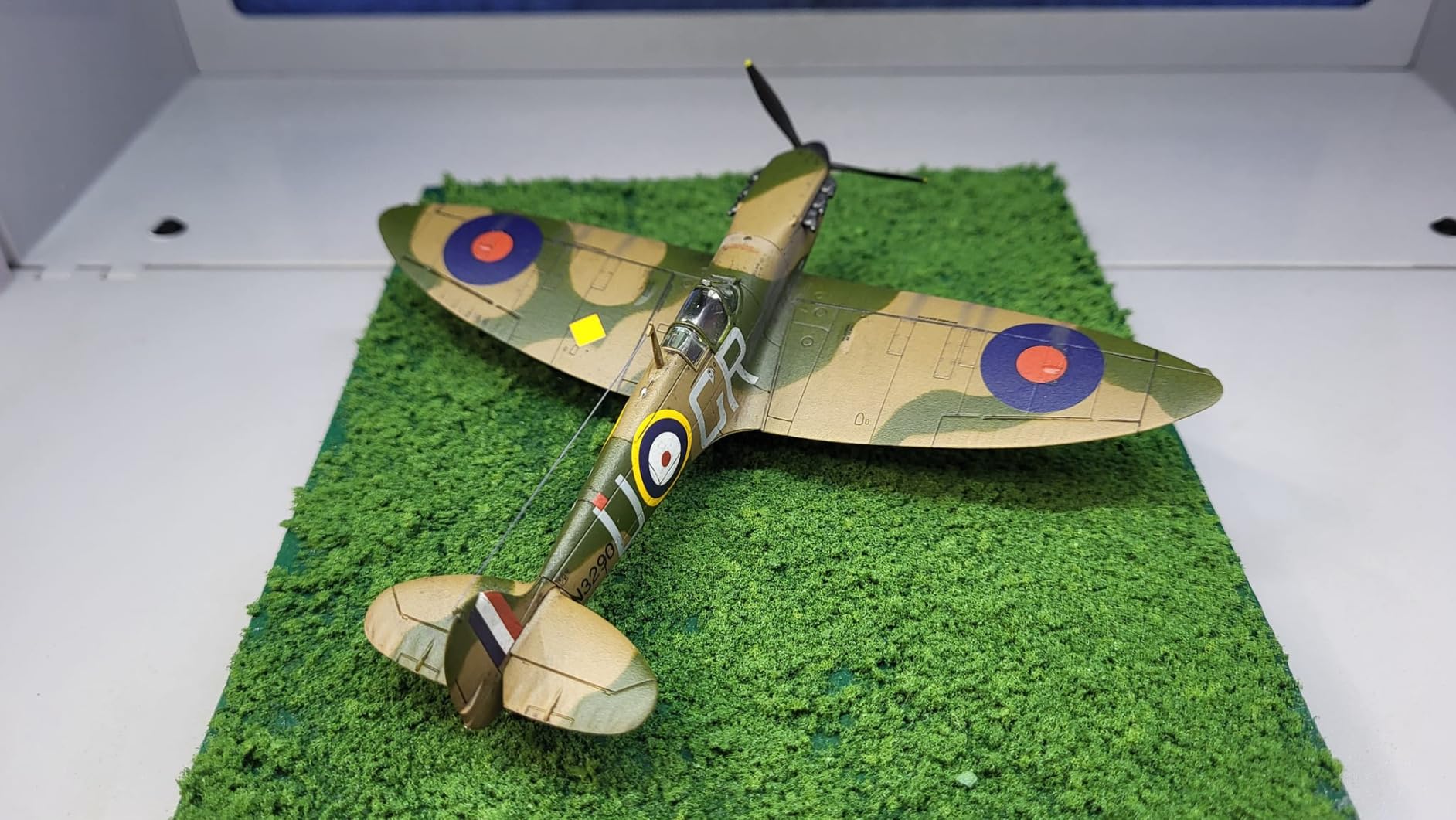 Model Airplane Kit Gift Set - A02108A Supermarine Spitfire Mk.Vc customer photo 2
