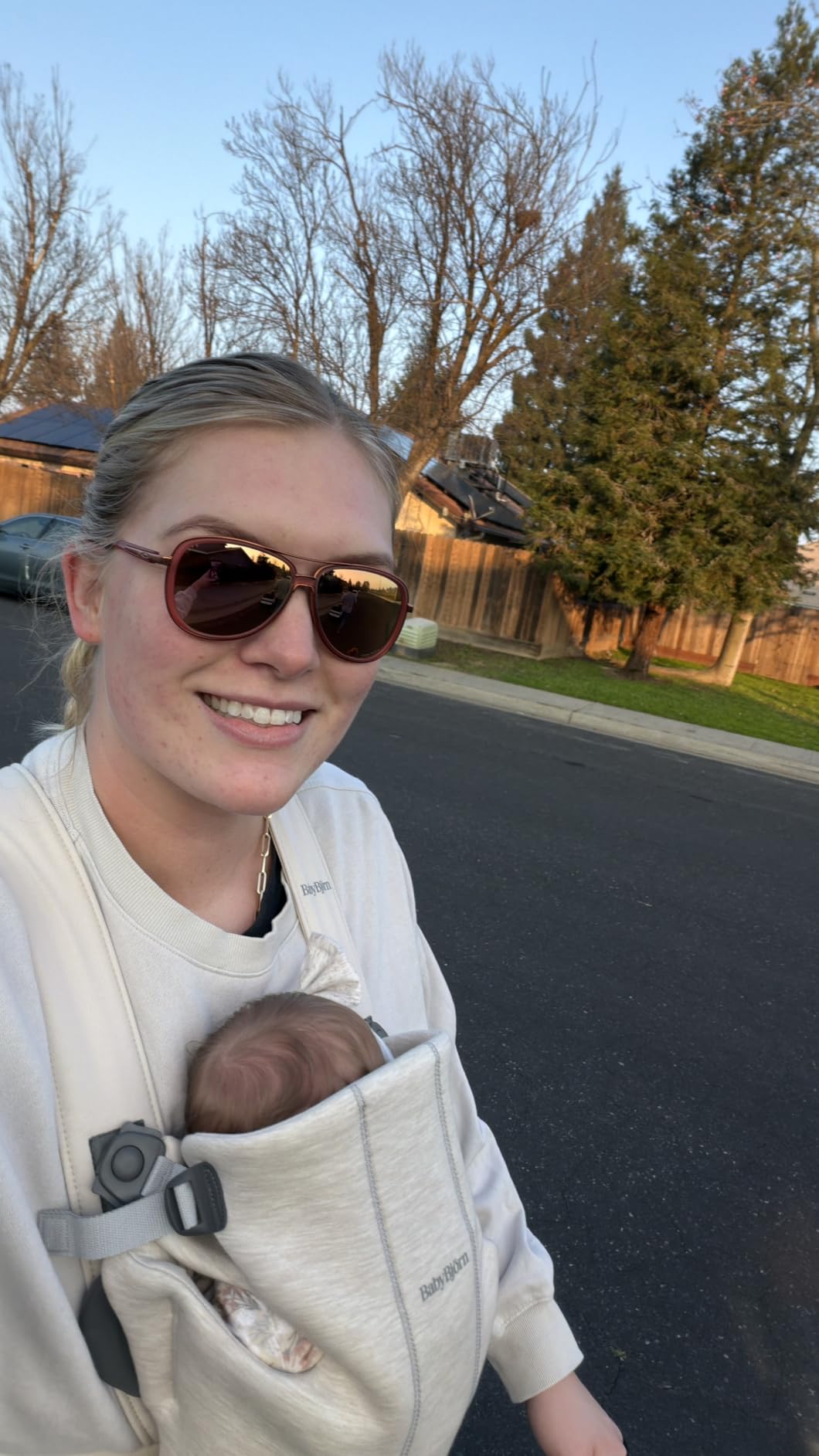BabyBjörn Baby Carrier Mini, 3D Jersey, Light Beige | Newborn Carrier (7-25 lbs), Ergonomic, Easy-to-Use customer photo 2