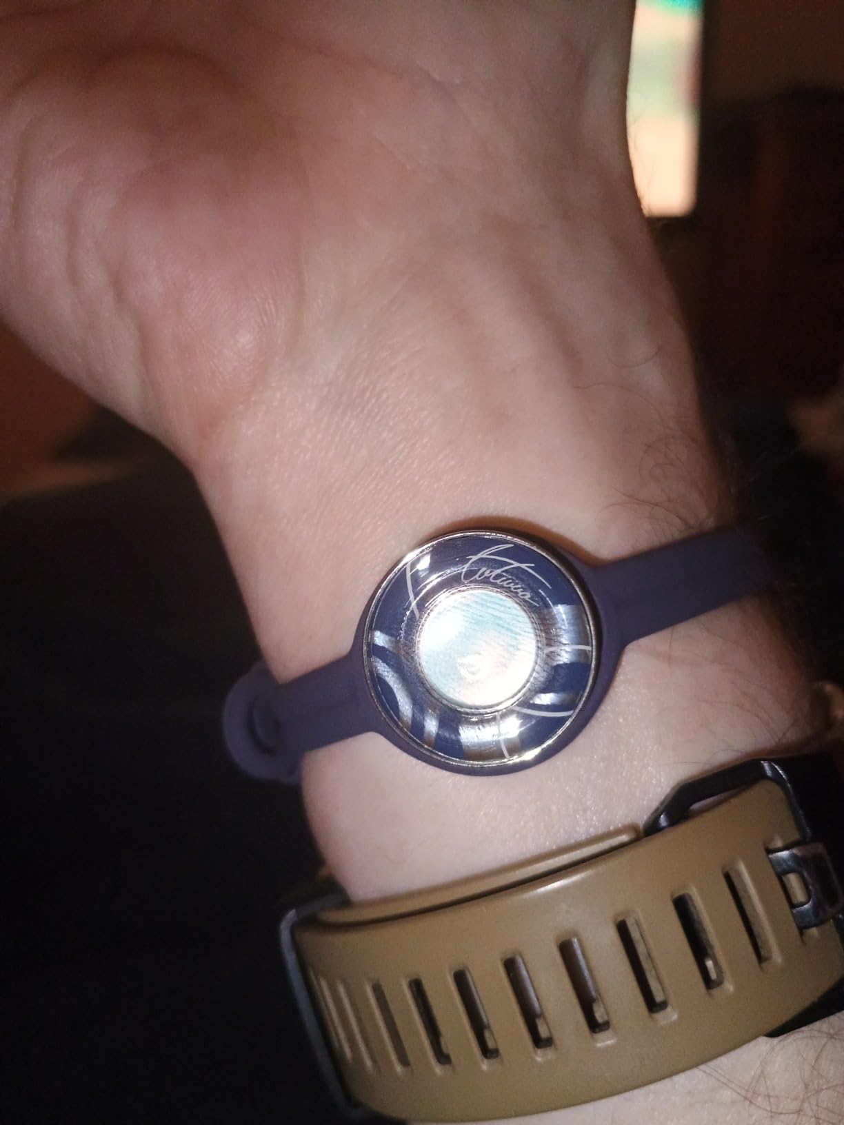 TOTWOO Single Long Distance Touch Bracelets for Couples, Smart Light & Vibration Love Jewelry, Long Distance Valentines Day Gifts for Him Her Women Men, One-to-One Bluetooth Pairing via App customer photo 2