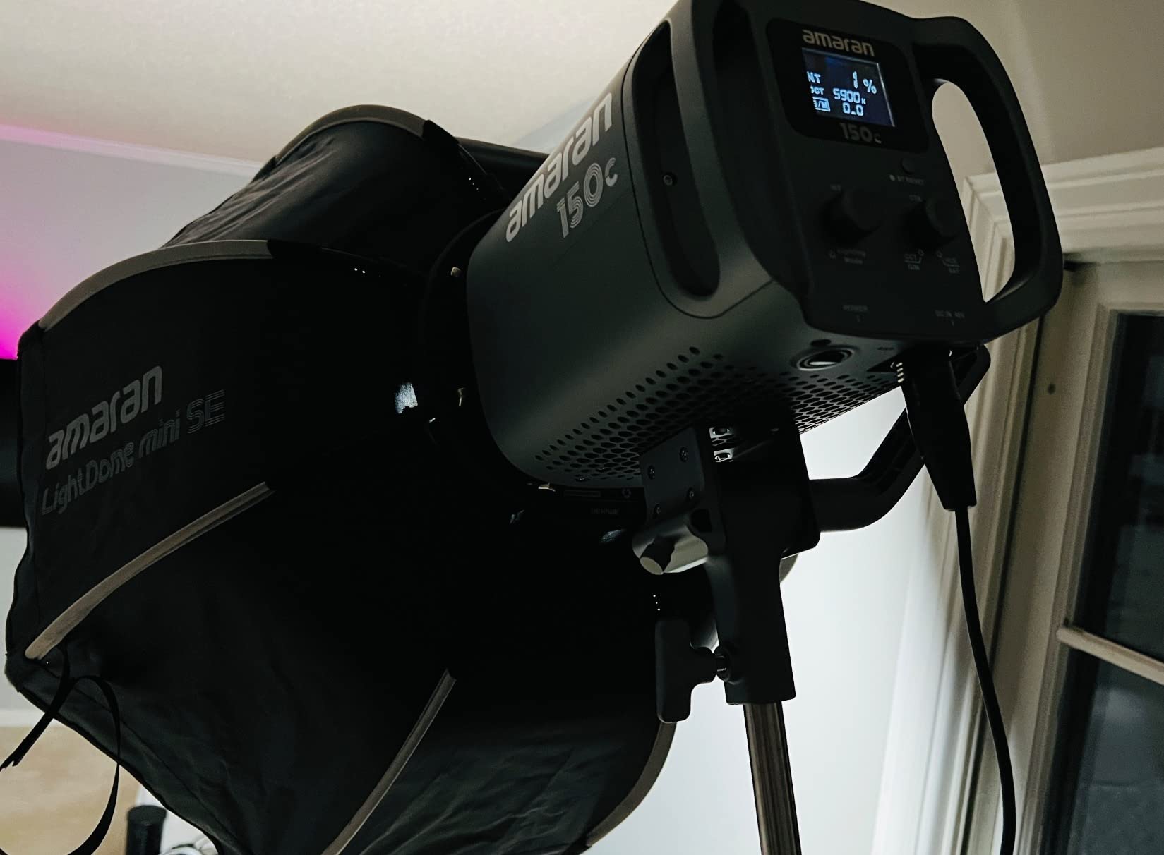 Amaran 150c COB Video Light,RGBWW 150W,2,500K to 7,500K CCT with G/M Adjustment,15,610 lux @ 1m with Hyper Reflector,APP Control (White) customer photo 1