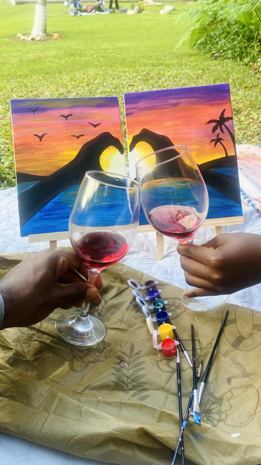 VOCHIC Sip and Paint Kit, Pre Drawn Canvas Couples Paint Party Kit Painting Art Set for Adults Date Night Sunset Heart 2 Pack (8 x 10 Inches) customer photo 1