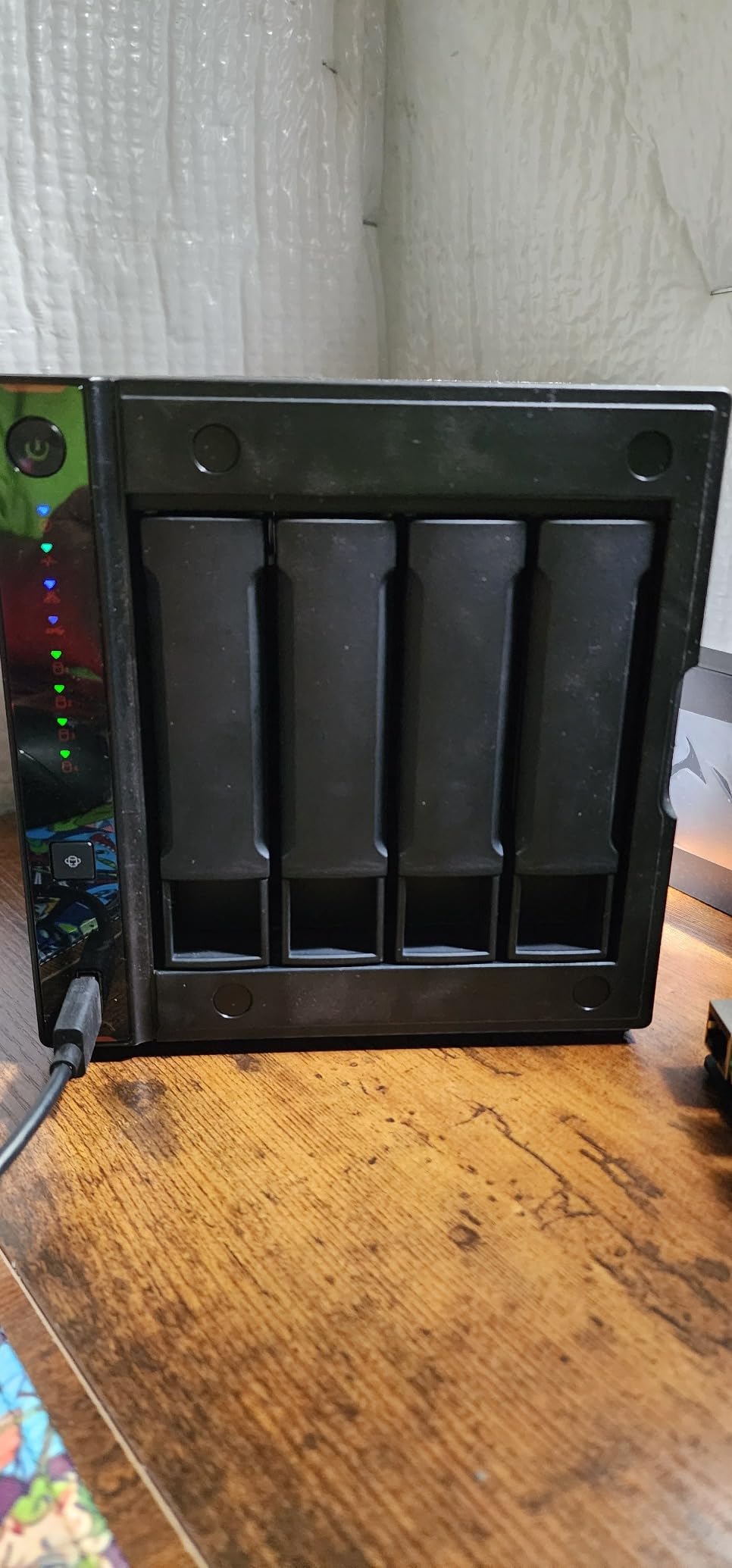 ASUSTOR AS5404T 4 Bay NAS, Intel Quad-Core 2.0GHz CPU, 4x M.2 NVMe SSD Slots, 2x 2.5GbE Ports, 4GB DDR4 RAM customer photo 2