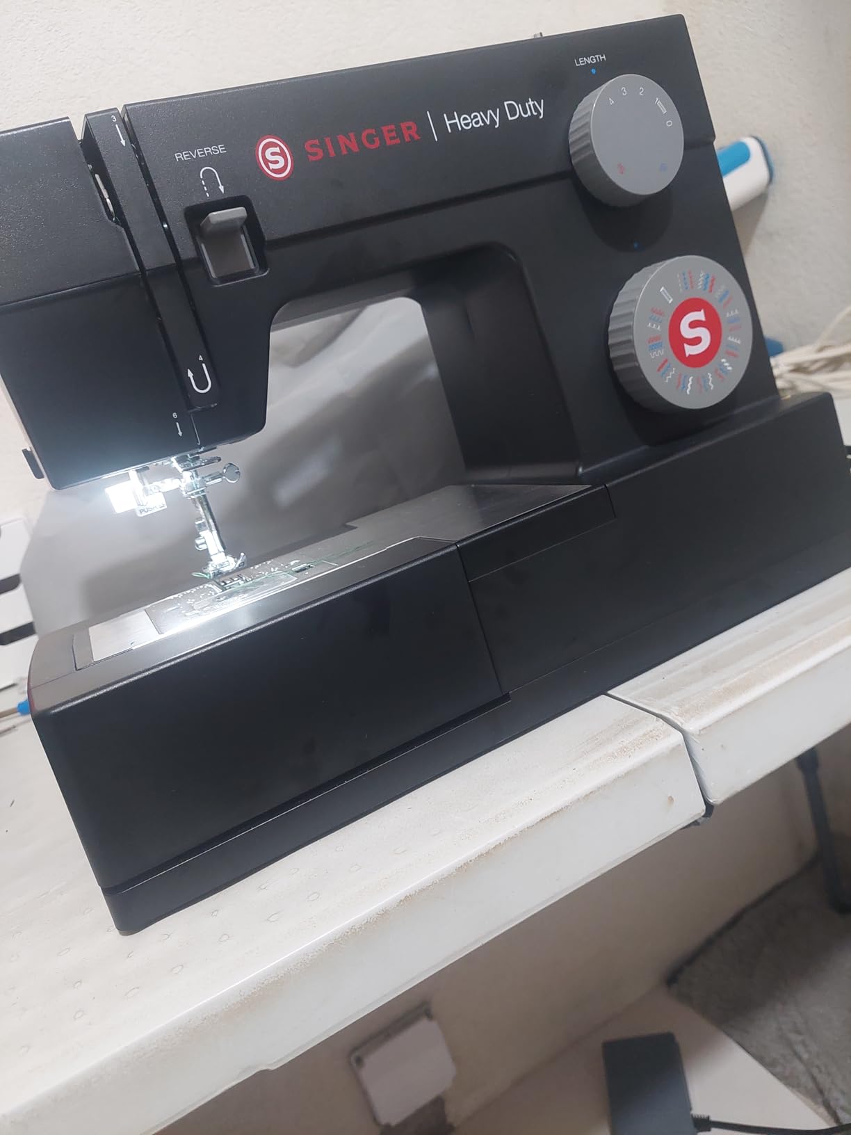 SINGER Heavy Duty 4432 High Speed Black Sewing Machine with Accessory Kit | Strong Motor with Enhanced Piercing Power, 110 Stitch Applications, Full Metal frame, 1-step Buttonhole & LED Light customer photo 2