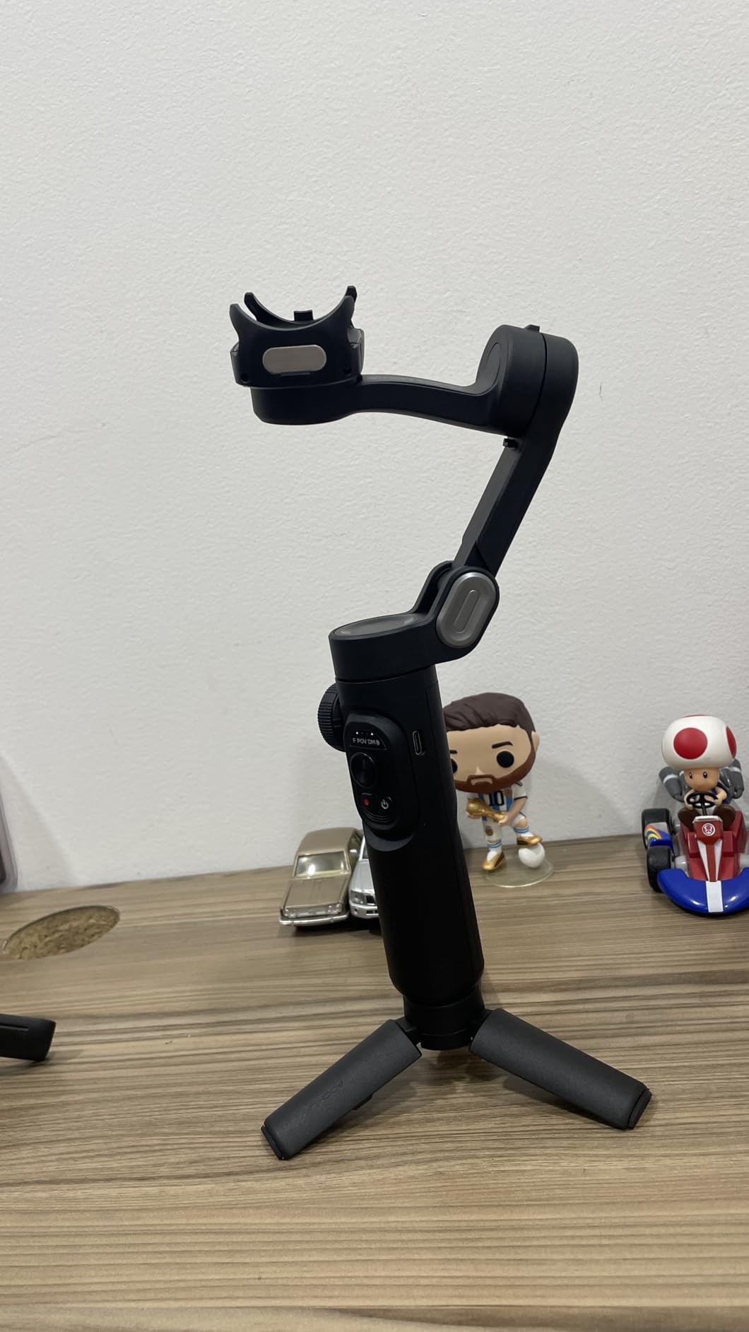 AOCHUAN Phone Gimbal Stabilizer 3-Axis Smartphone Foldable Handheld Gimbal for iPhone with Focus Wheel TikTok YouTube Vlog Stabilizer for iPhone16 15 14 13 12 Pro Max Android-Smart XE customer photo 2