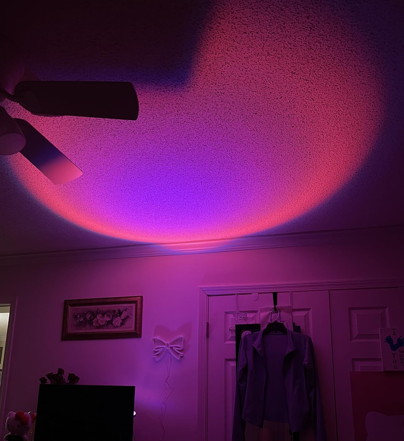 Spacenight Sunset Lamp Projector Multi-Color Multi-Mode, Dimmable, Timing, Music Rhythm, Sunset Background Wonderful Visual Impact, USB Plug and Play (Remote and APP) customer photo 1