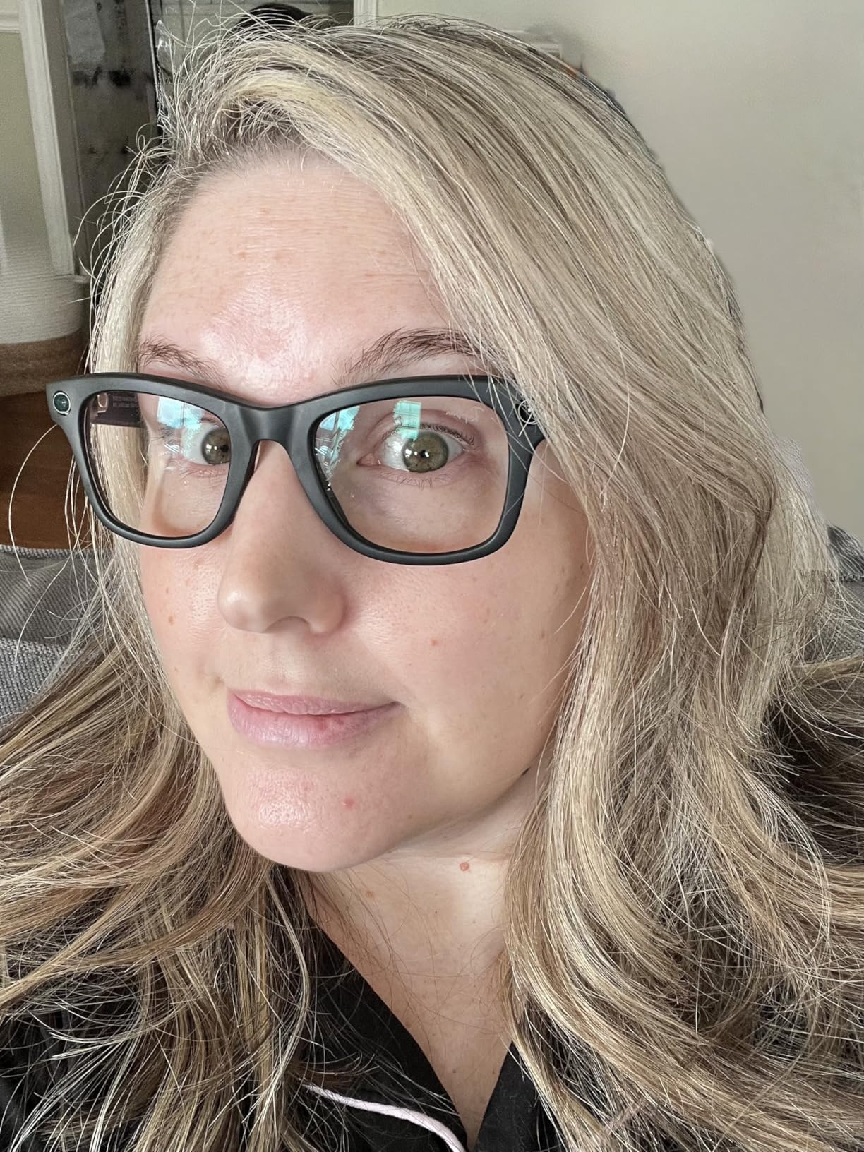 Ray-Ban Meta (Gen 1), Wayfarer, Shiny Black | Smart AI Glasses for Men, Women - 12 MP Ultra-Wide Camera, Open-Ear Speakers for Audio, Video Recording and Bluetooth - Clear Lenses - Wearable Technology customer photo 1