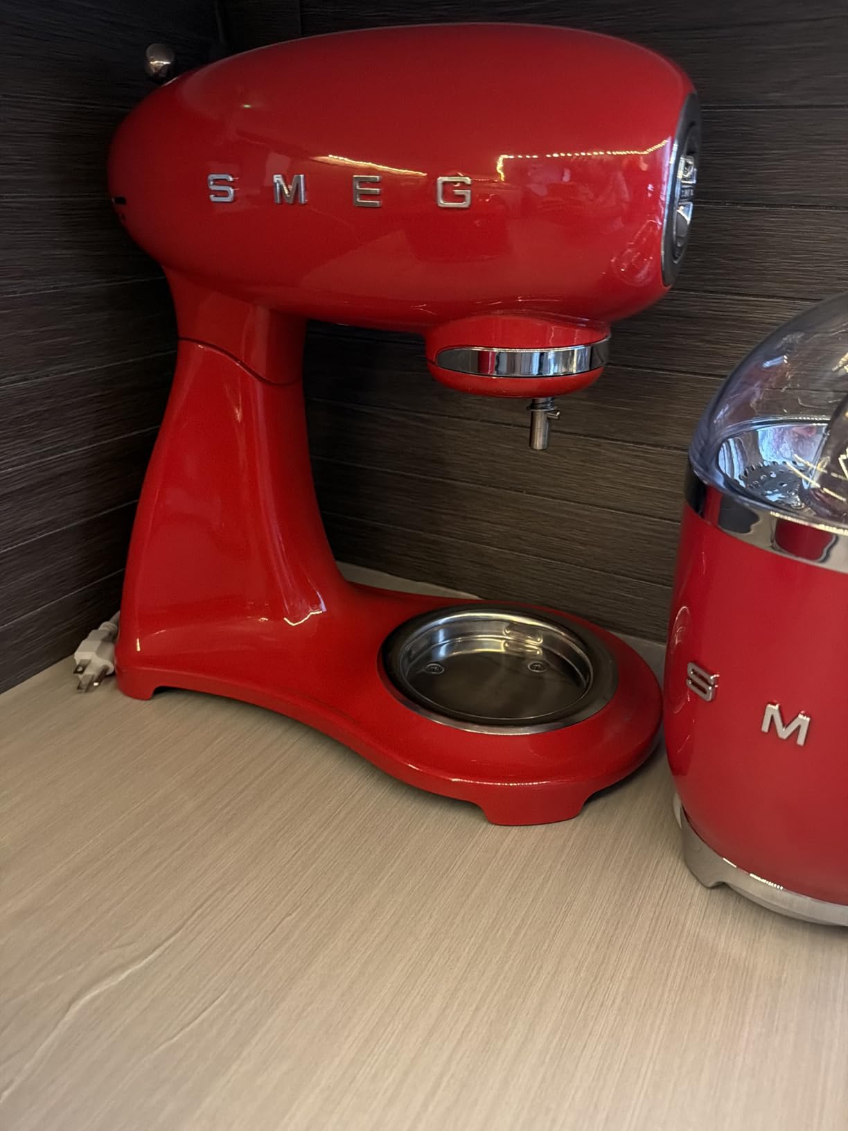 SMEG SMF03 Stand Mixer - 5 Qt Tilt-Head Mixer with Stainless Steel Bowl, 10 Speeds, Retro 50s Vintage Style - Pastel Green customer photo 1