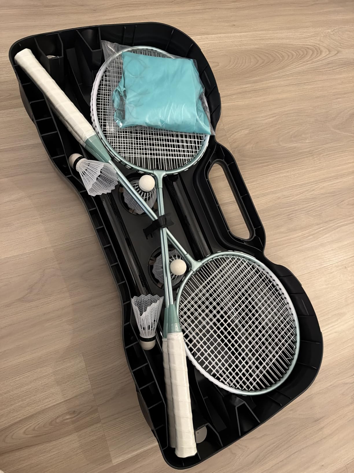 EasyGo Badminton Set, with Net, 4 Racket, 4 Birdies, Portable Storage Box, for Backyards, Outdoor Games, Yard Games customer photo 1