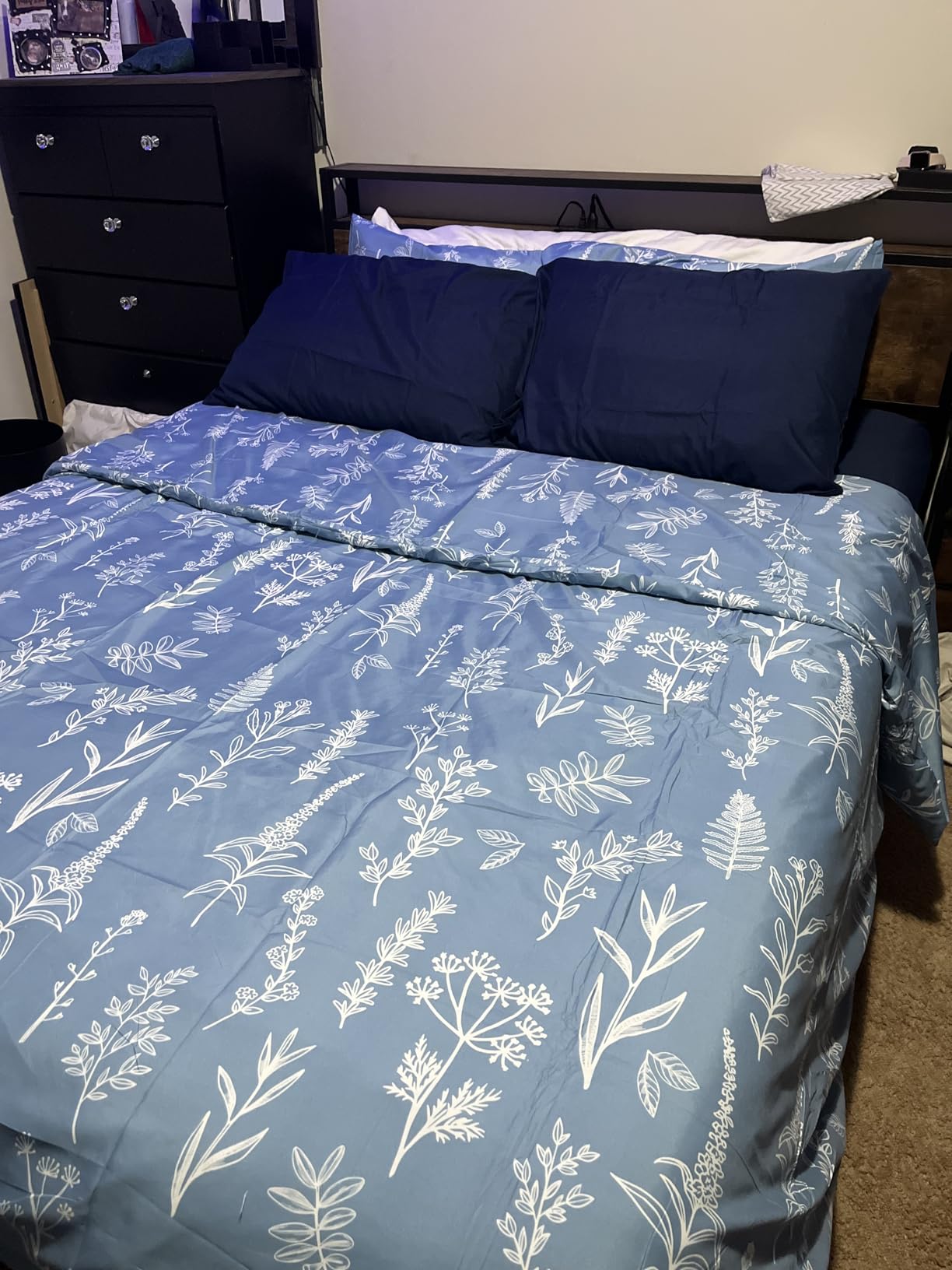 MUXHOMO Duvet Cover Queen Size, Reversible Floral Green Duvet Cover Set with Zipper Closure, 3 Pieces Botanical Patterns Soft Microfiber Bedding Set with 4 Ties (90