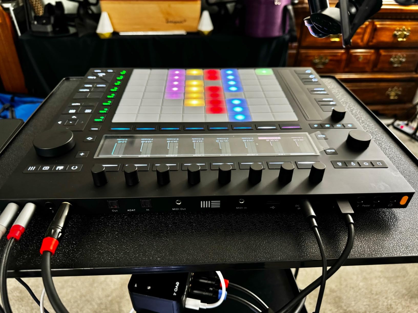 Push 3 Desktop Controller Workstation w/ 64 MPE pads and Audio Interface customer photo 1