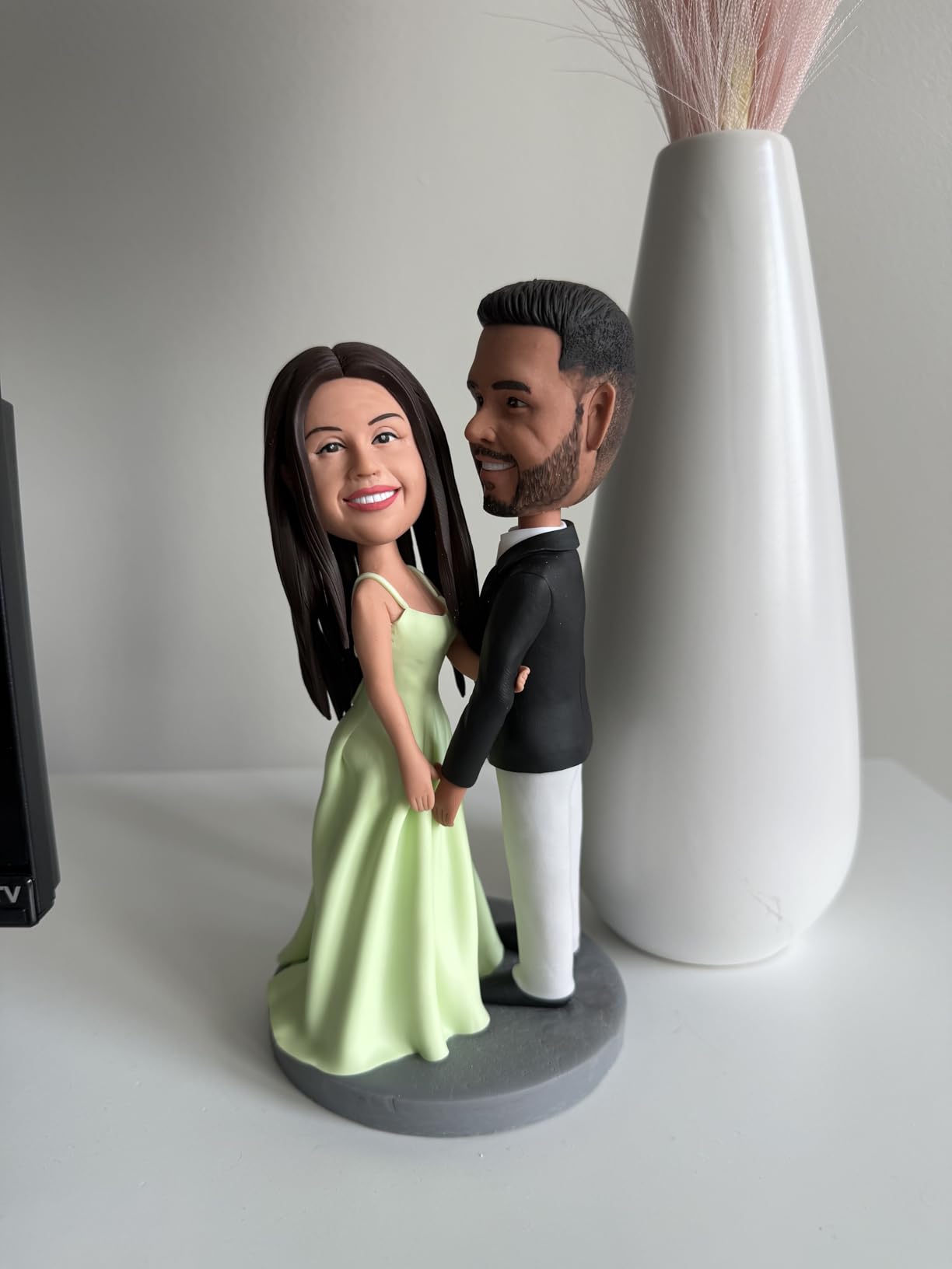 Yolie Stylishbobblehead Custom Bobble-Heads Figurine Customized Doll, A Couple Holding Hands Custom Bobble Head, Bobble Head Figures Handmade Personalized Sculpture Gift for Couple customer photo 1