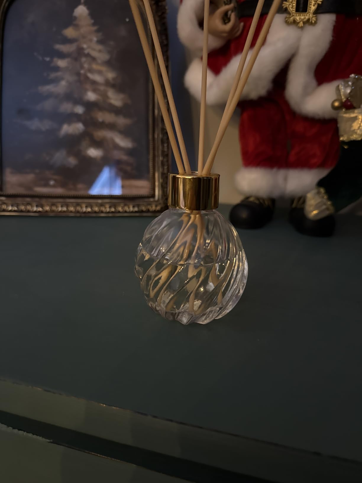 4-Piece Reed Diffuser Set with Metal Golden Decoration, 3.5-4.2oz Empty Bottles and 20 Reed Sticks, Unique Design for Home and Office (4 Different Bottles) customer photo 2