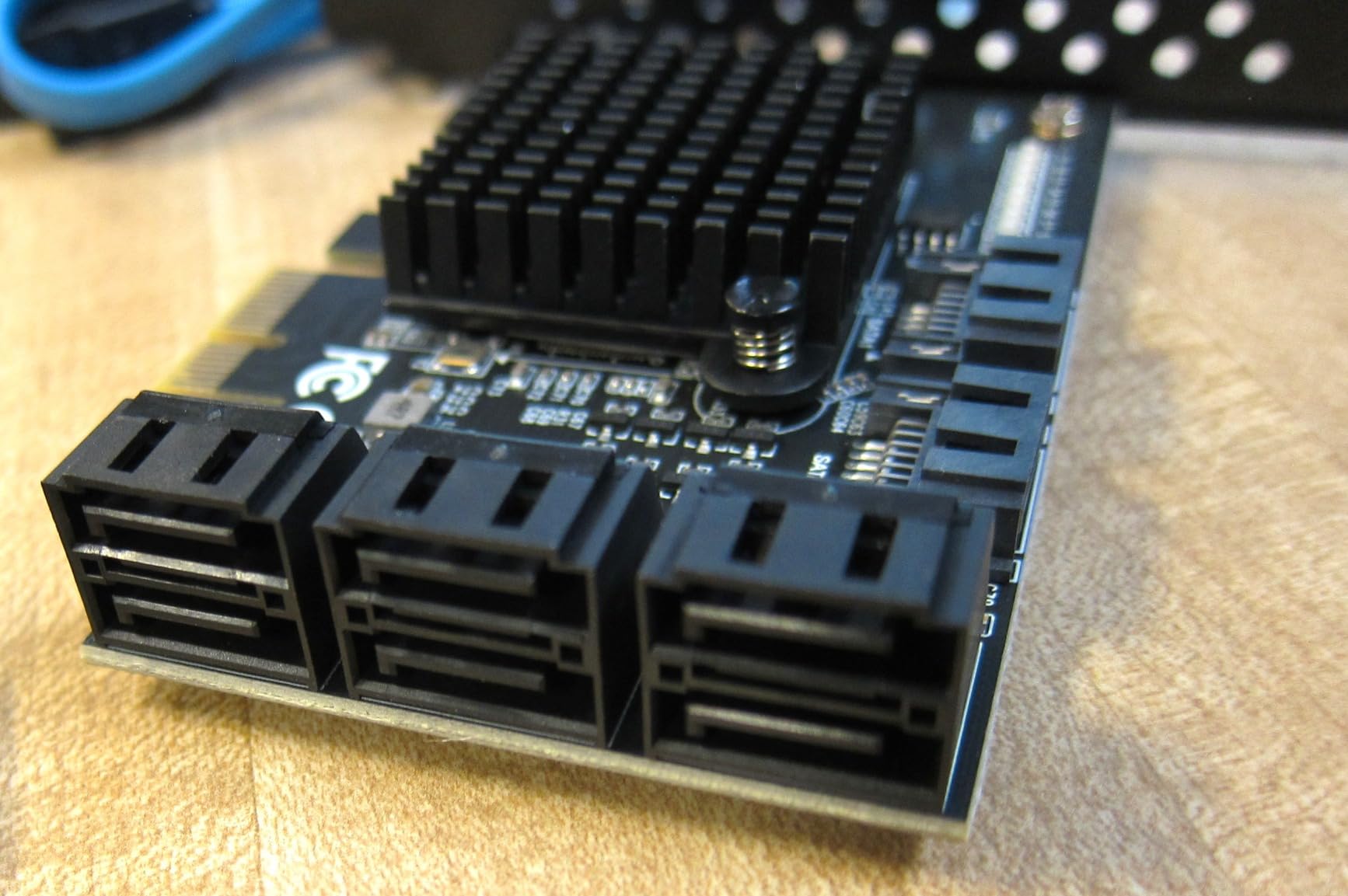 PCIe 10 Ports SATA 3.0 Controller Card with 10 SATA Cables 6Gbps Expansion Card Compatible with Win 8/10/Ubuntu customer photo 2