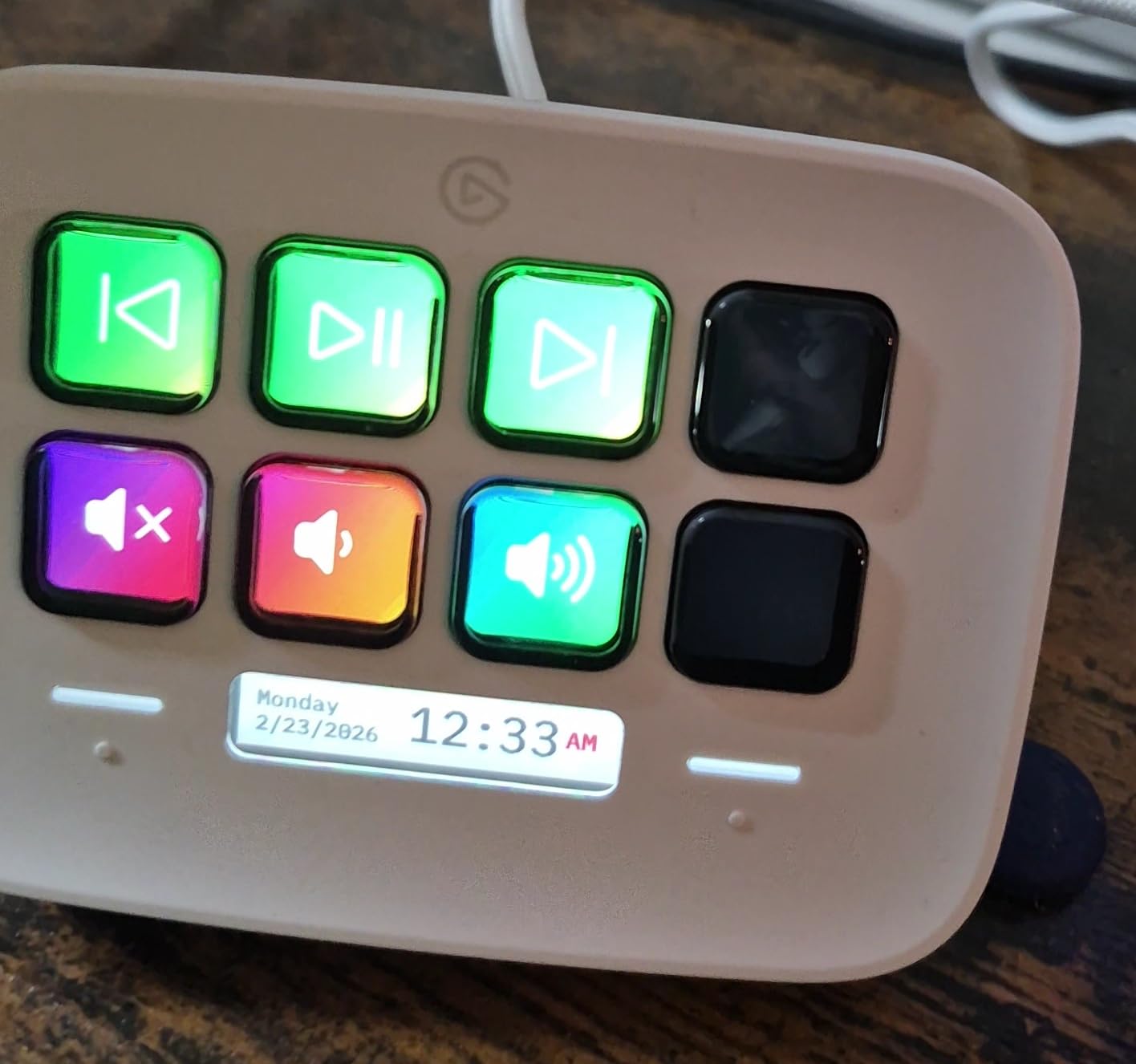 Stream Deck Neo - 8 Customizable Keys, 2 Touch Points, Speed Through Tasks & Workflows - Control Word, Excel, PowerPoint, Teams, Zoom, Spotify and More, Drag-'n-Drop Setup - Works with Mac & PC customer photo 1
