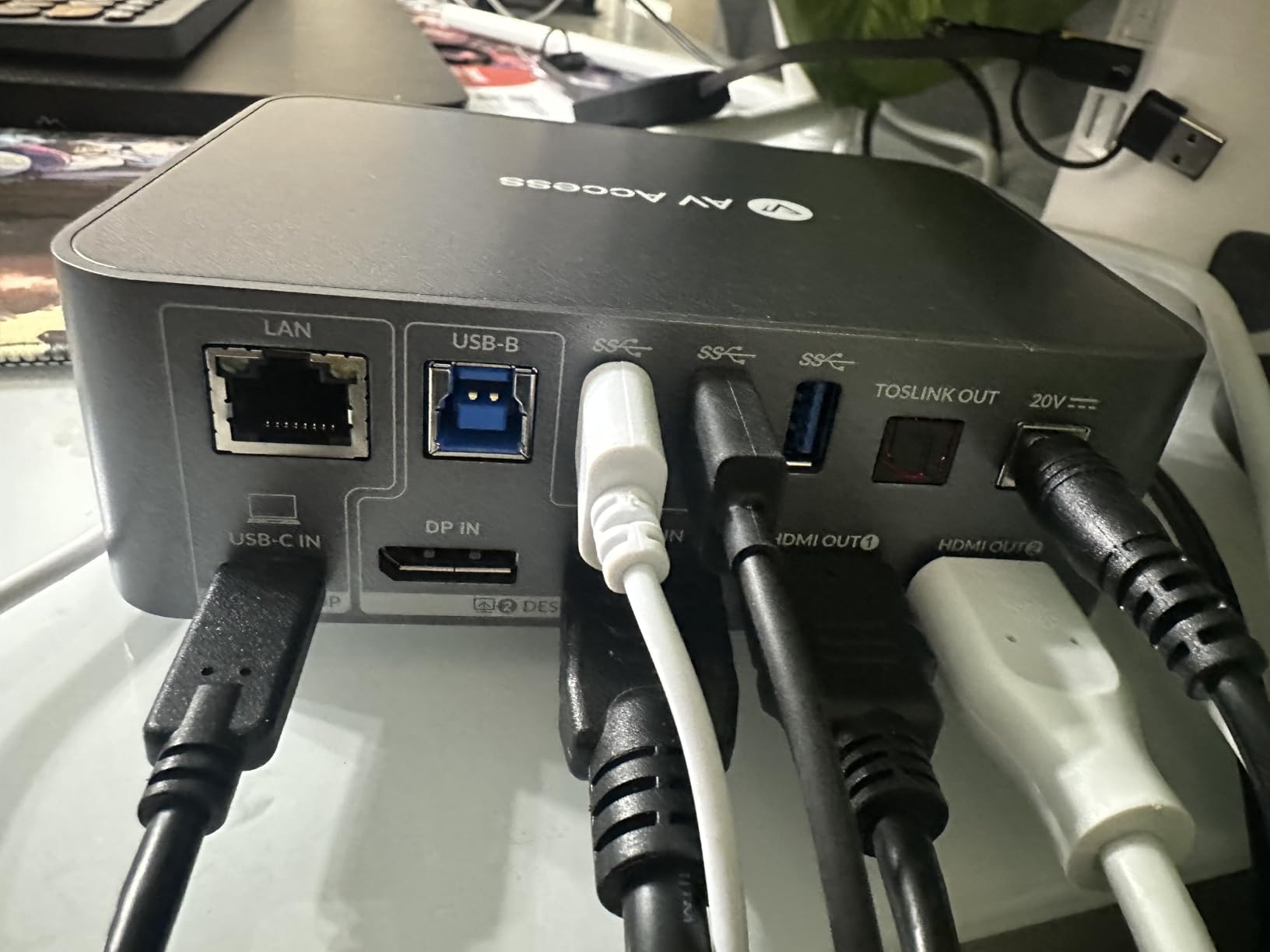 AV Access KVM Switch 2 Monitors 2 Computers with Ethernet, EDID, 4K@60Hz/2K@144Hz/1080P@240Hz, KVM Docking Station Dual Monitor for Laptop & Desktop, USB-C Charge, Aluminum, 3xUSB 3.0, Power Supply customer photo 1