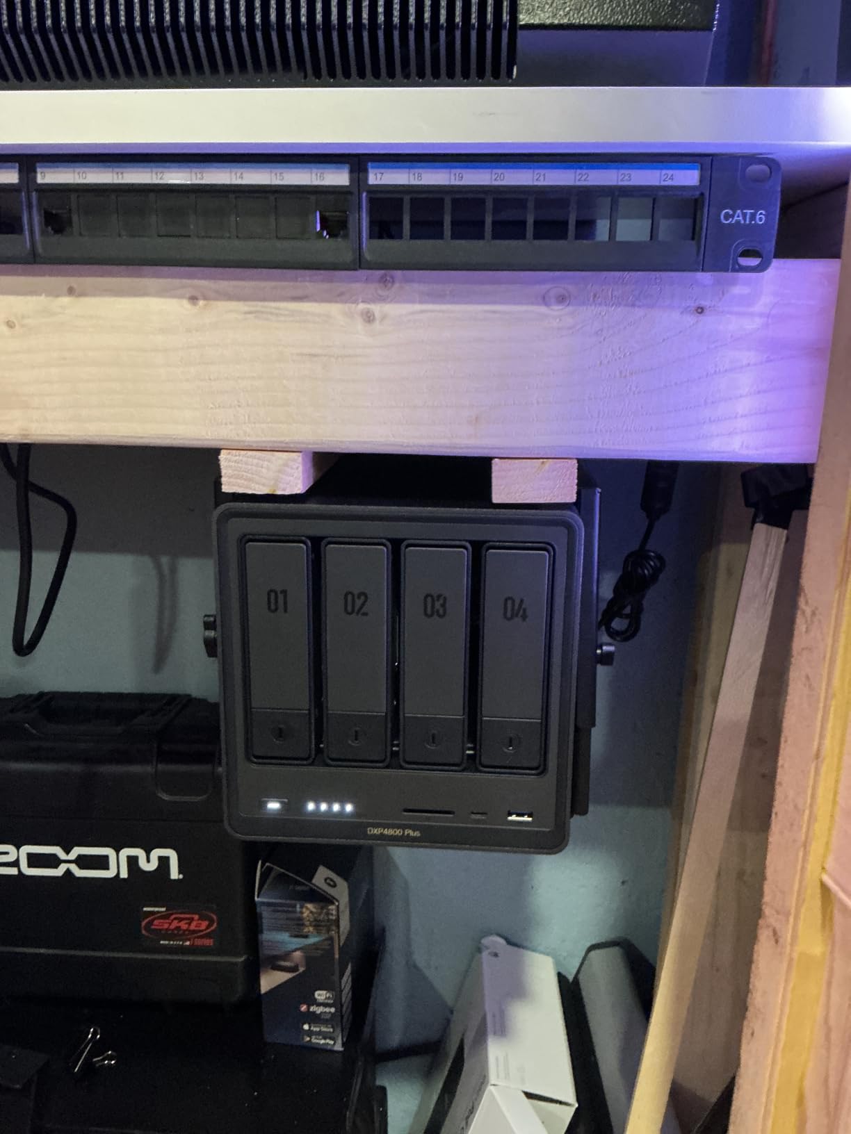 UGREEN NAS DXP4800 Plus 4-Bay Desktop NAS, Intel Pentium Gold 8505 5-Core CPU, 8GB DDR5 RAM, 128G SSD, 10GbE + 2.5GbE customer photo 2