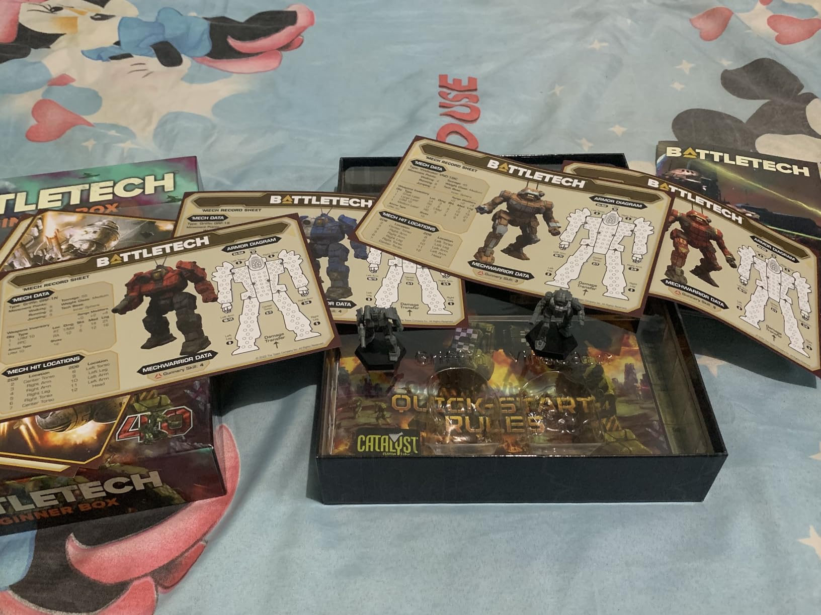 BattleTech Beginner Box 40th Anniversary by Catalyst Game Labs | 2 Players | Ages 14+ | Miniatures Wargame Starter Set with 2 Mech Miniatures, Mapsheet, Dice, Quick-Start Rules & MechWarrior Cards customer photo 2