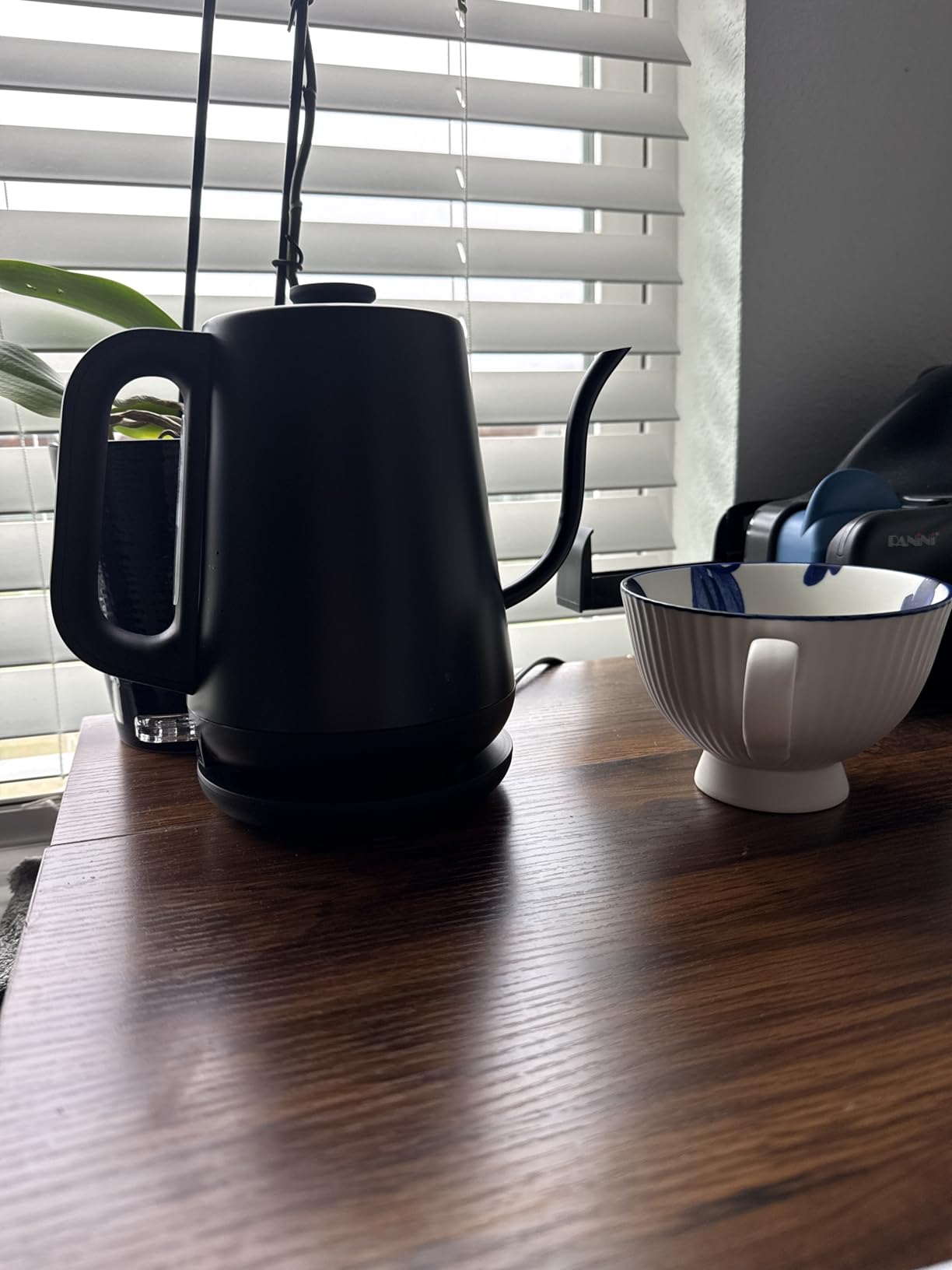 Chefman Gooseneck Electric Kettle, 0.8L Pour Over Tea Kettle for Coffee and Tea, One-Touch Operation, Boil-Dry Protection, Auto Shut-Off, Ultra-Fast Hot Water Boiler - Black customer photo 1