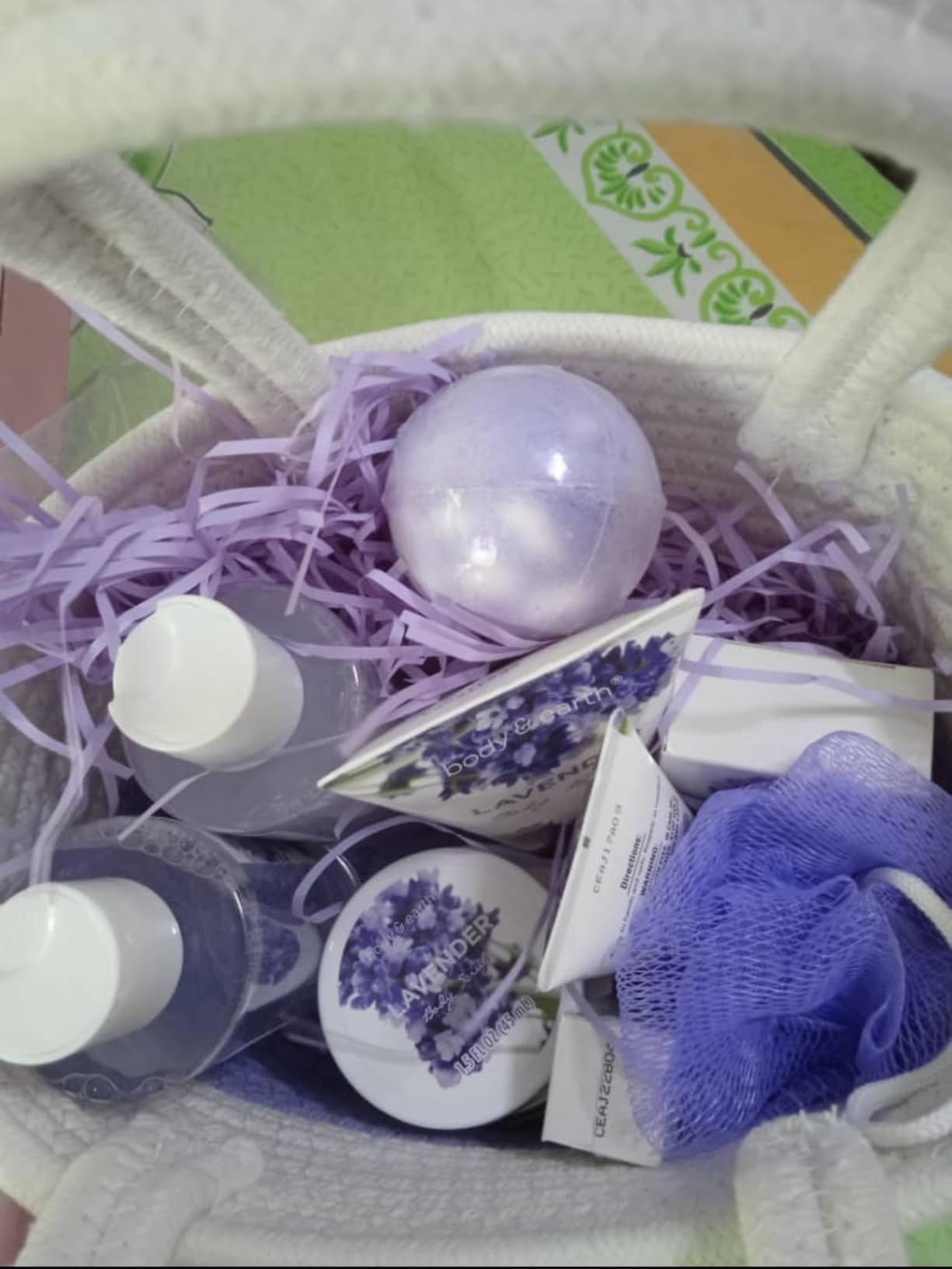 BODY & EARTH Spa Gift Baskets for Women 11pcs Lavender Gift Sets with Bubble Bath, Shower Gel, Body Lotion, Mom Birthday Gifts, Spa Kit, Purple Gift for Her, Mothers Day Gifts for Mom customer photo 2