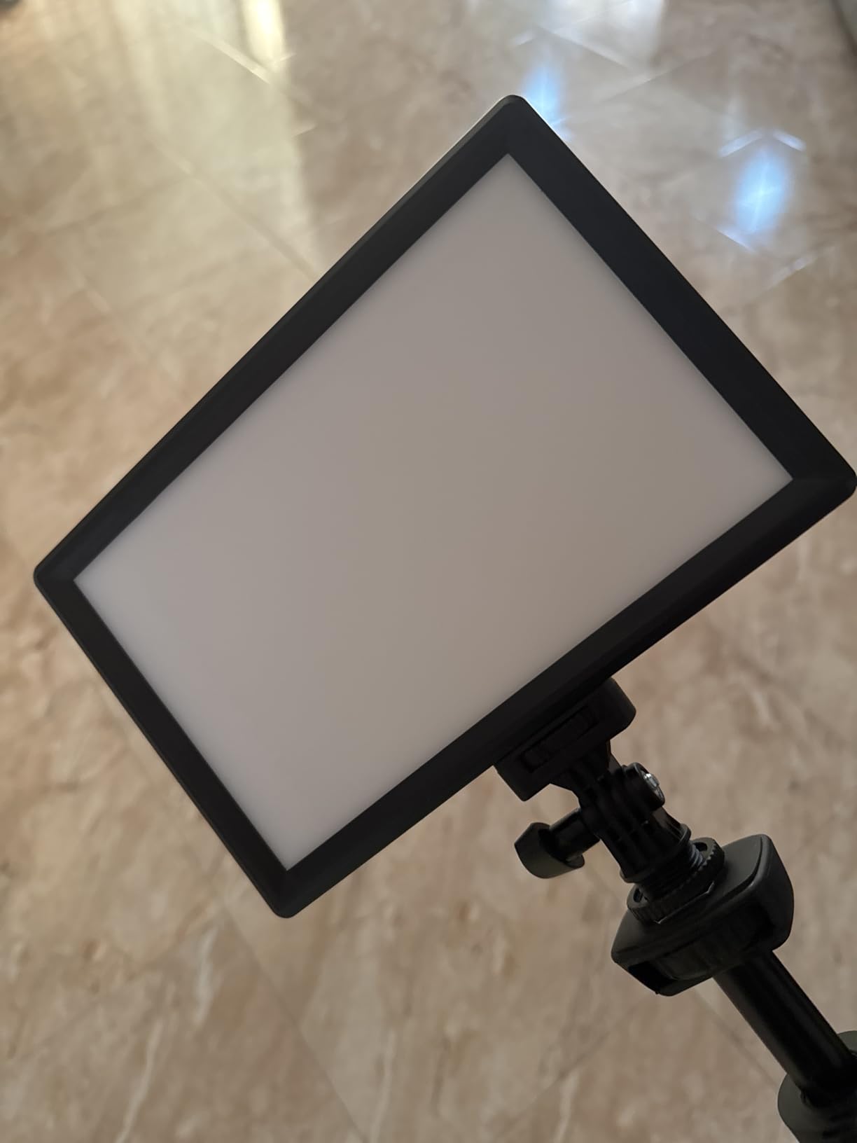 NEEWER 9 inch LED Video Light Panel, Dimmable DSLR Camera Soft Lighting with Mini Desk Tripod Stand, USB Type C Ports, 3200K to 5600K CRI95+ for Studio Photography Video Recording Live Streaming, NL-116AI customer photo 1