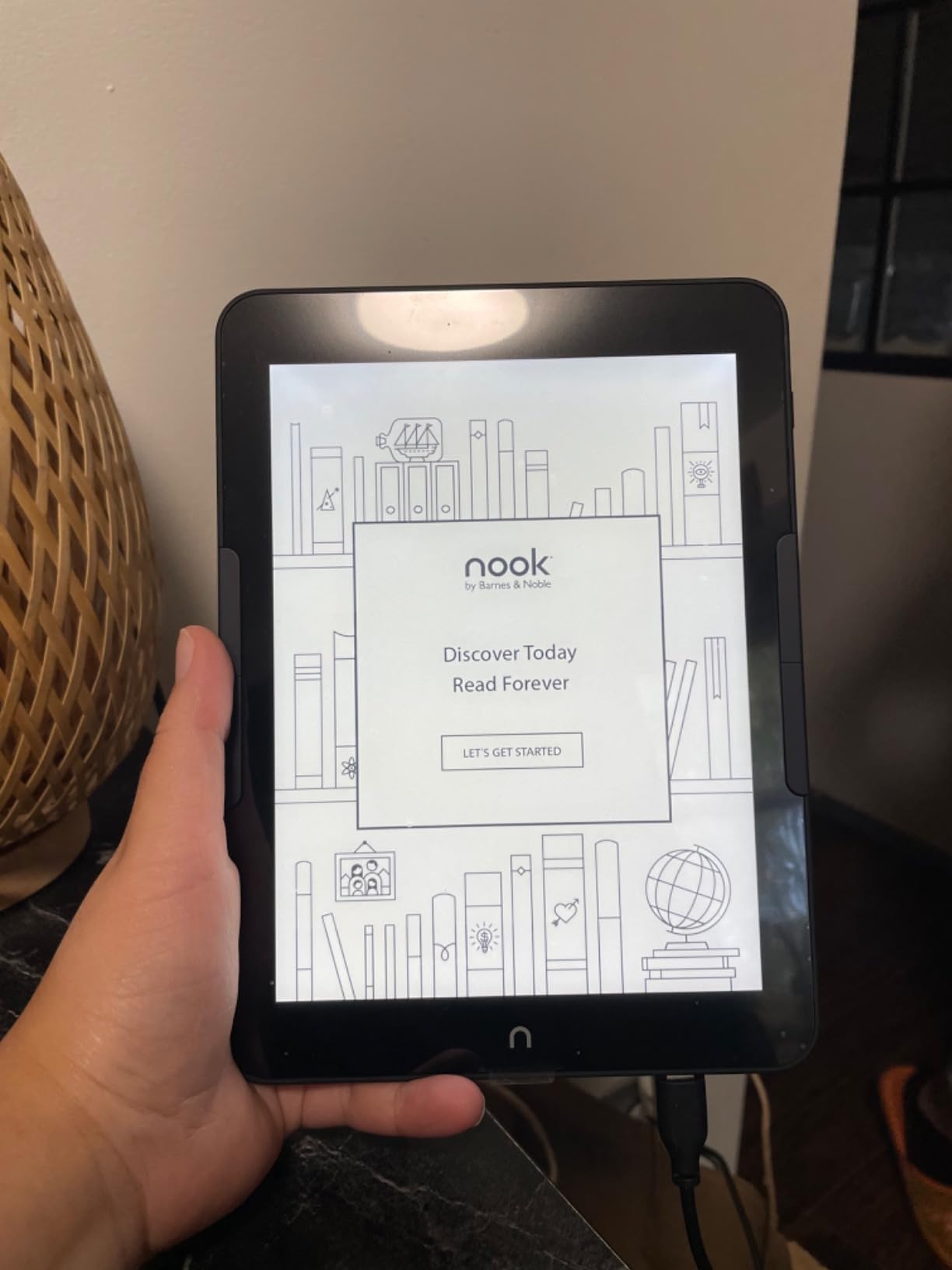 Barnes & Noble NOOK GlowLight 4 Plus eReader 7.8-inch 32GB BNRV1300 Waterproof (Renewed), Black customer photo 2