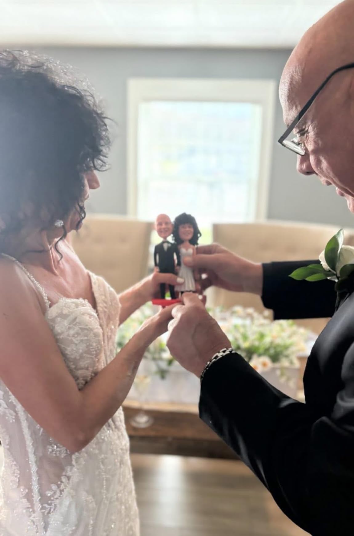 Custom Bobblehead, Couple Gift, Full Body Customization Handmade Based on Pictures, Couple Personalized Customized Shaking Head Doll, Unique Gift for Dad, Mom, Friends customer photo 2