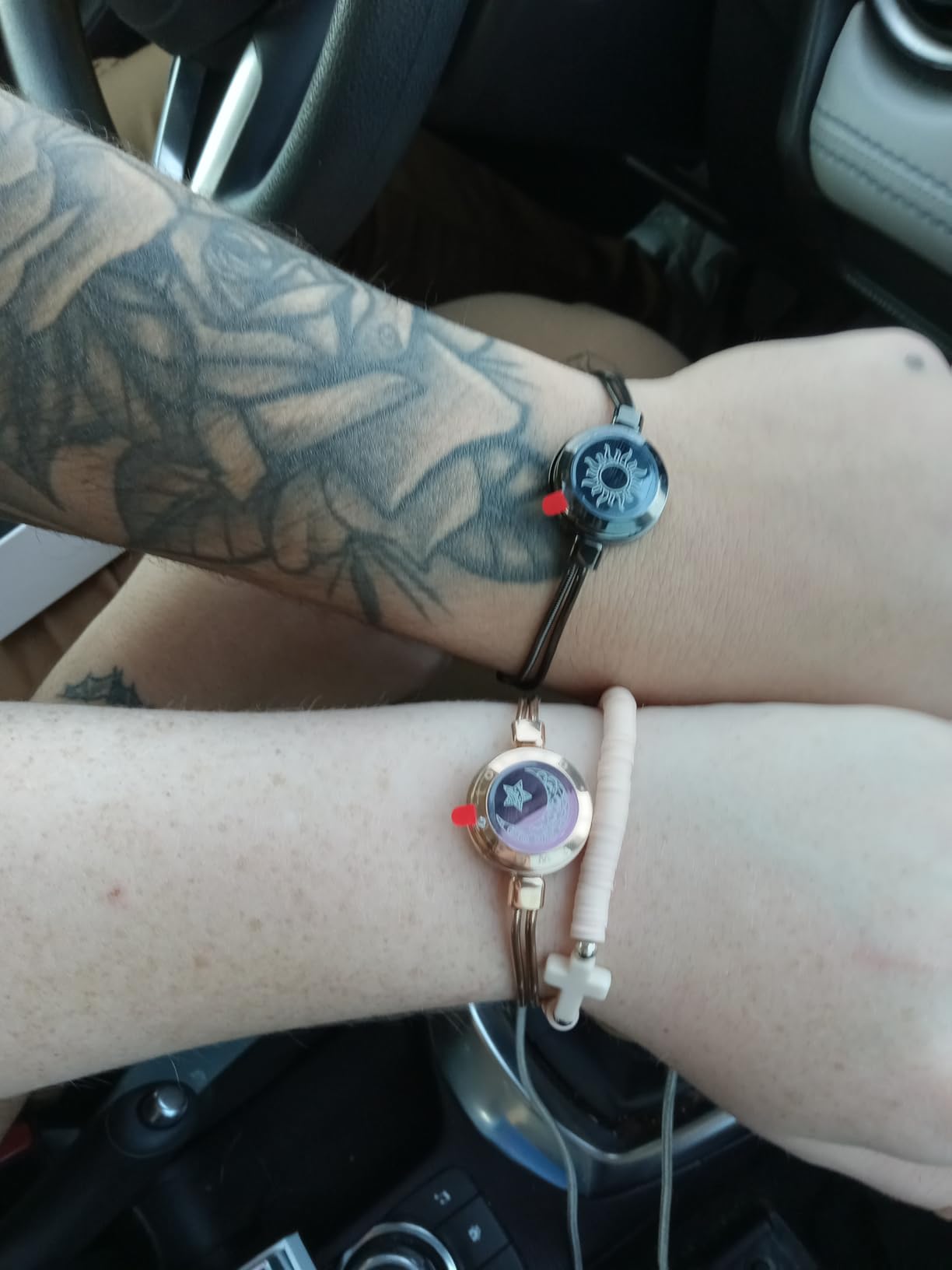 TOTWOO Long Distance Touch Bracelets for Couples, Light up & Vibration for Love Couples Bracelets | Long Distance Valentines Day Gifts for Girlfriend, One-to-One Bluetooth Pairing via App customer photo 1