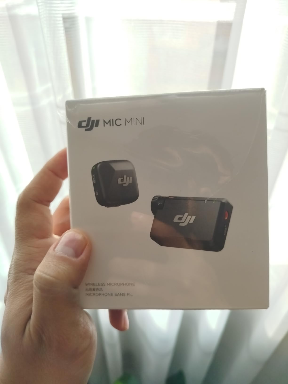 DJI Mic Mini (1 TX + 1 RX), Wireless Lavalier Microphone for iPhone/Camera/Android, Ultralight, Detail-Rich Audio, Noise Cancelling, Automatic Limiting, Vlog, Streaming, 400m Transmission customer photo 1