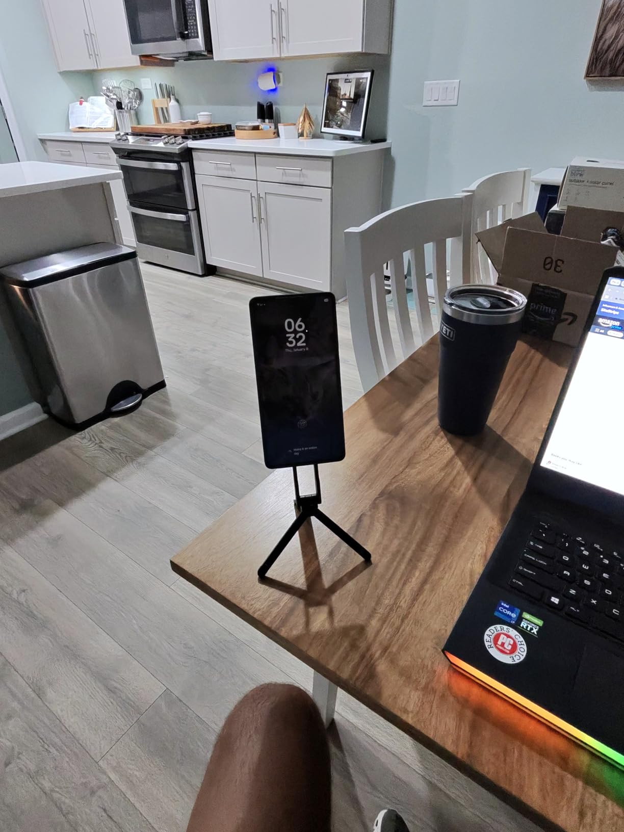 ULANZI MA30 Magnetic Phone Tripod Stand for iPhone - Aluminium Maglock Smartphone Mini Tripod Pocket Cell Phone Stand Strong Magnet Quick Mount Compatible with iPhone 17 16 15 14 13 12 Series, Black customer photo 1