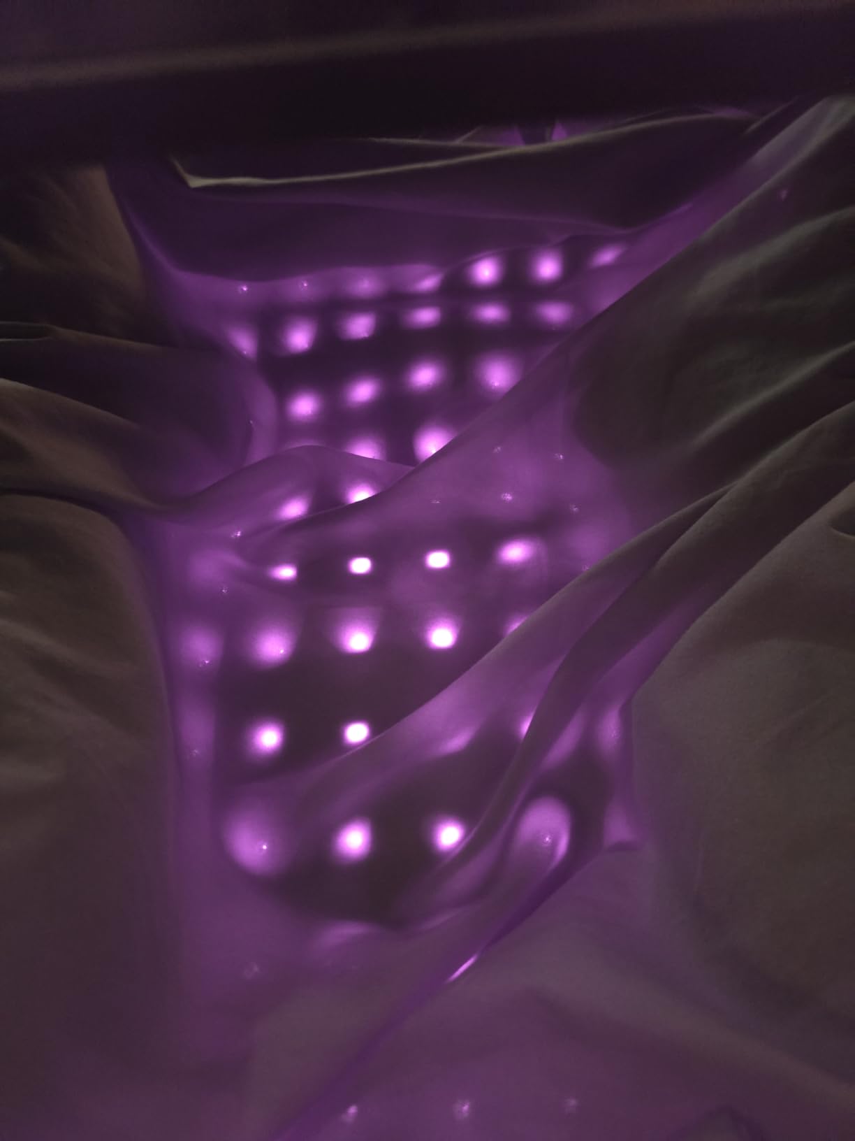 Comfytemp 24'' x 12'' Red Light Therapy Pad for Body, Wearable Near Infrared Light Therapy Wrap with Timer, 242 LEDs Large Light Pad for Back Joint Muscle, 660nm & 850nm, 32W customer photo 1