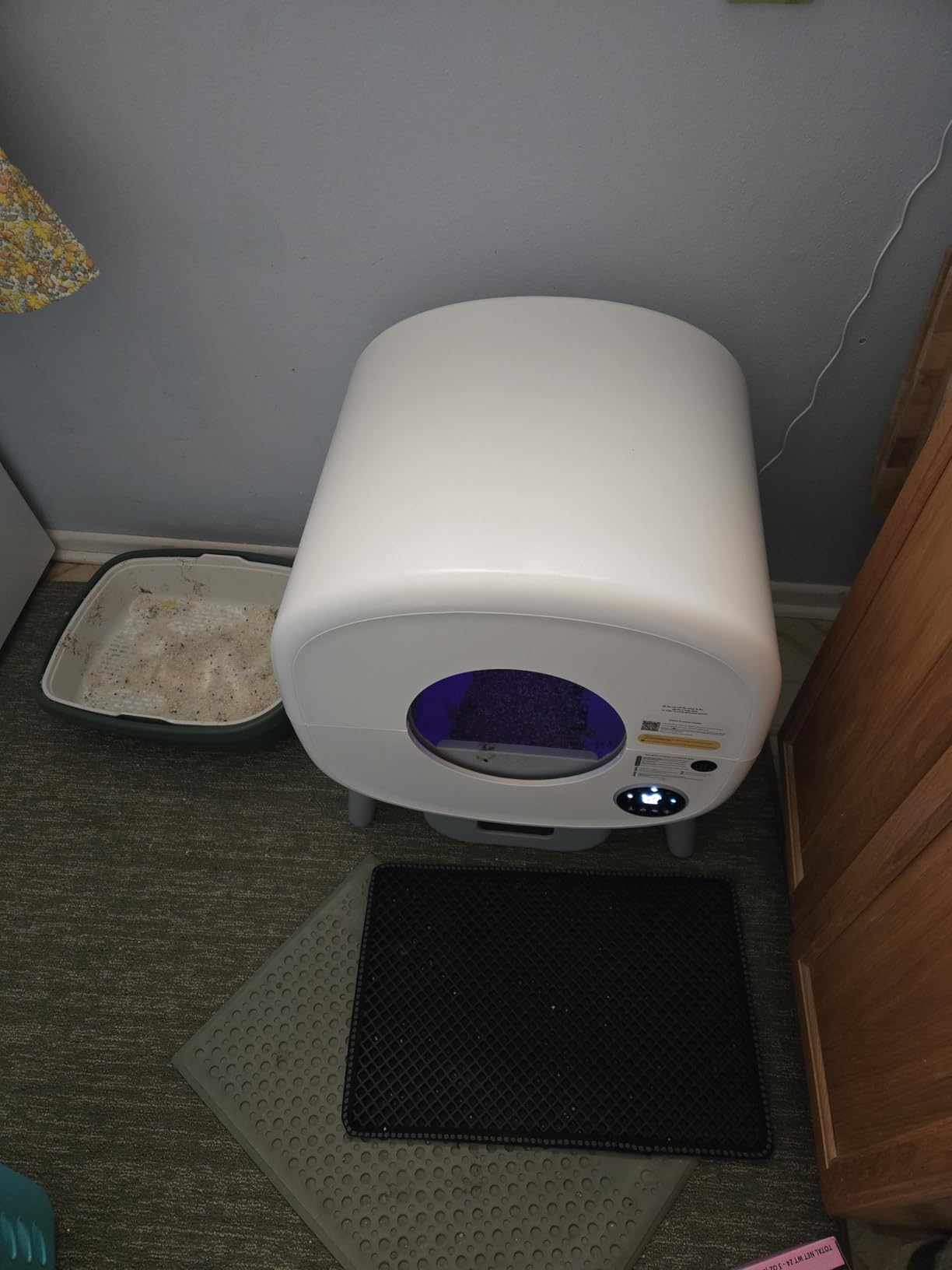Cumrige Self Cleaning Litter Box, Large Capacity Automatic Cat Litter Box Self Cleaning for Cats, App Control, Safety Protection, 2 Roll Garbage Bags, White & Grey customer photo 2