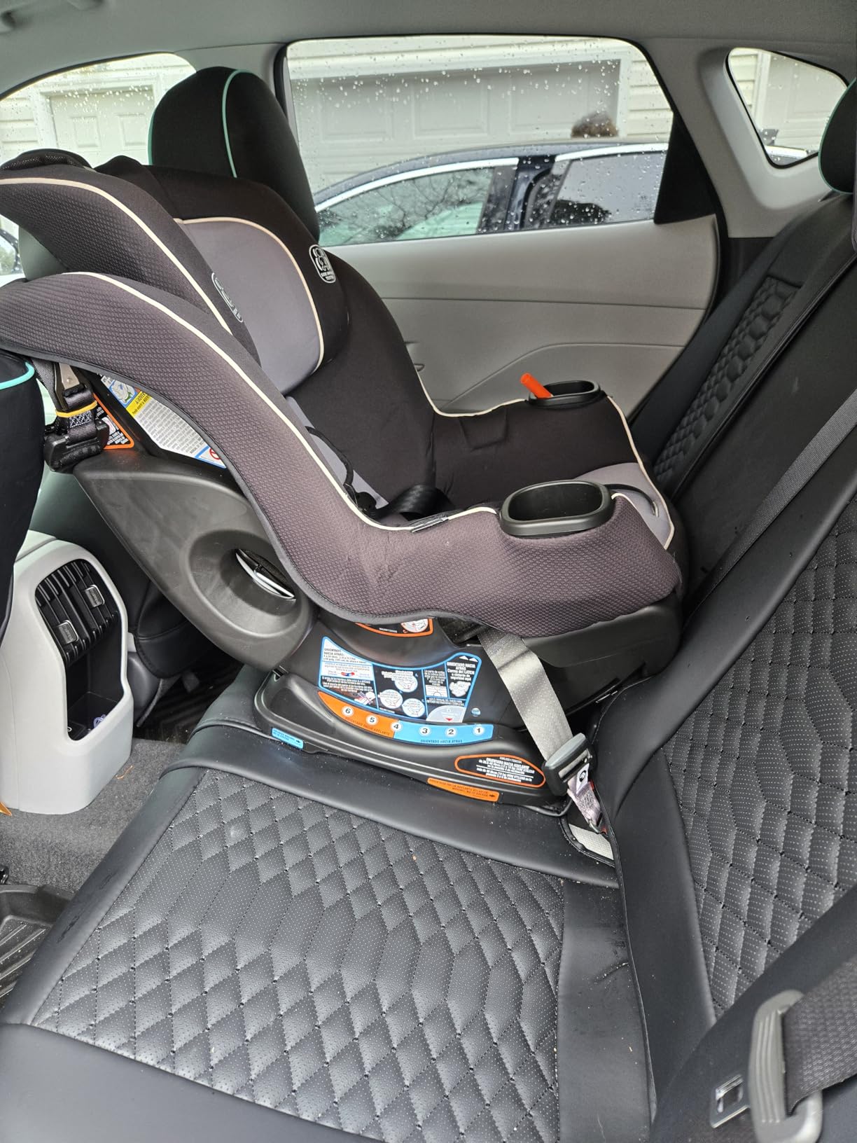 Graco Extend2Fit Convertible Baby Car Seat, Rear and Forward Facing, Adjustable Extension Panel for Extra Legroom, Gotham customer photo 1