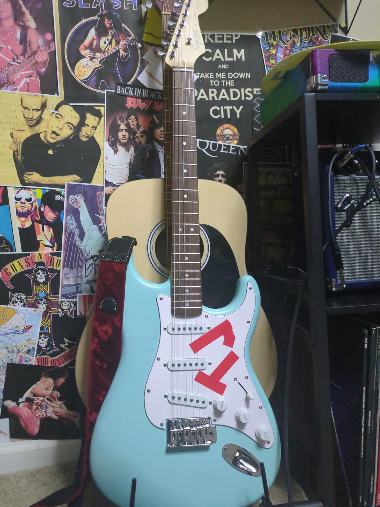 Fender Squier Stratocaster Electric Guitar - Daphne Blue Bundle with Amplifier, Gig Bag, Cable, Strap, Picks, and Austin Bazaar Instructional Video customer photo 2