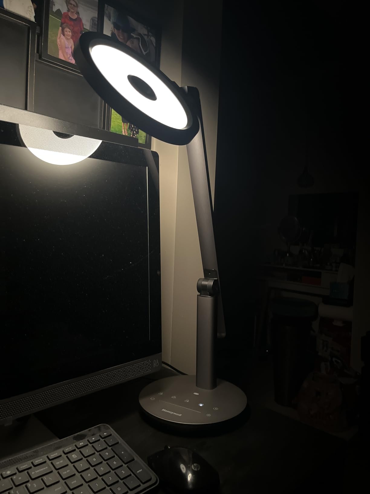 Honeywell Desk Lamp for Home Office, H6 Sunturalux™ Eye-Caring Led Desk Light, 800LM Dimmable Desk Lamp with Timer, Touch Control Tall Desk Reading Light, Table Lamp for Circle Webcam, Study, Bedroom customer photo 1