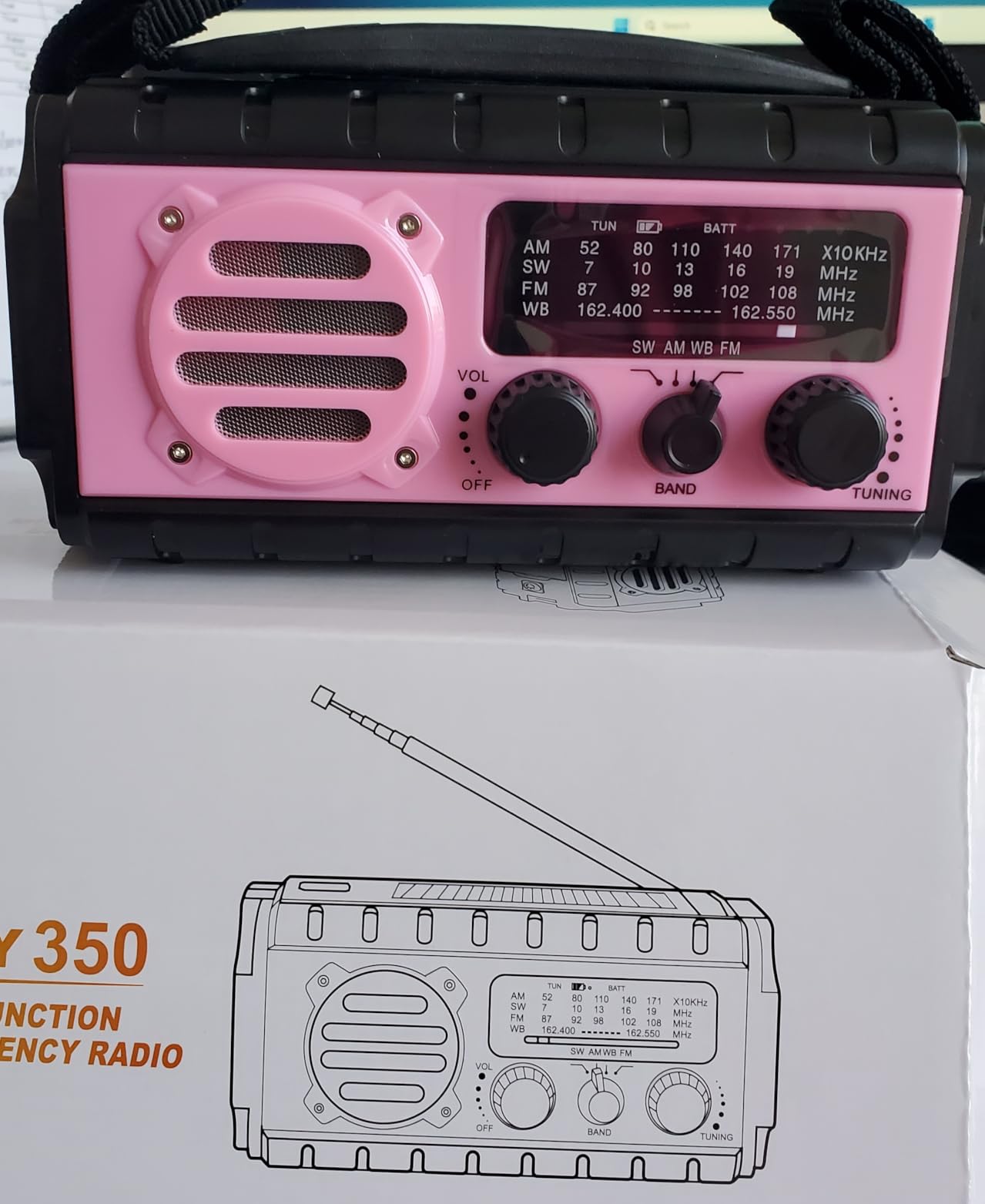 74000mWh Emergency Radio with NOAA Weather, Portable Hand Crank SW/AM/FM Survival Radio with Fast Charge Rechargeable Solar Battery, Flashlight, Reading Lamp,SOS Sirenor Home Outdoor customer photo 1